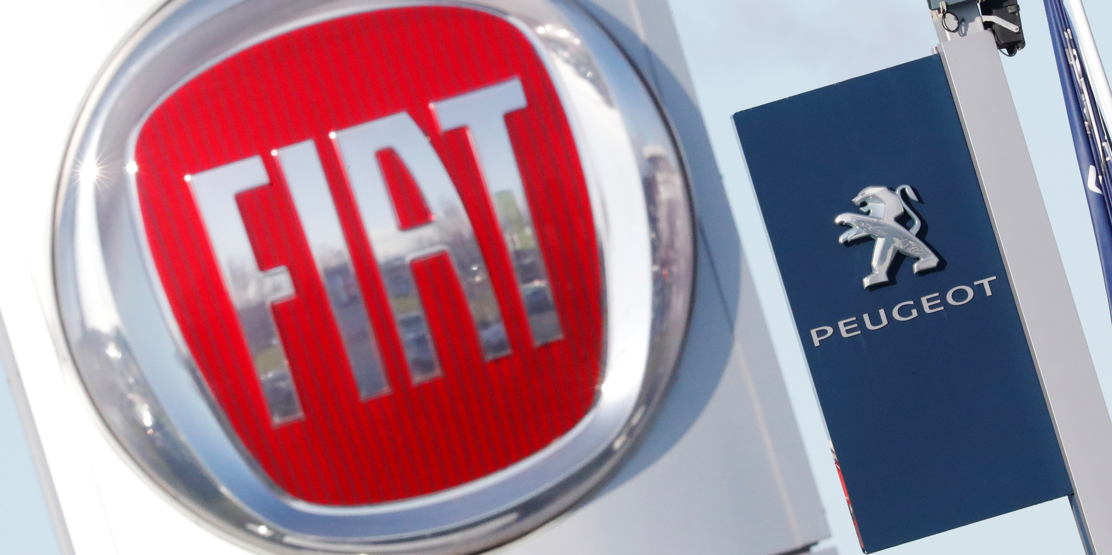 Peugeot-Fiat: la Commission européenne donne son feu vert à Stellantis