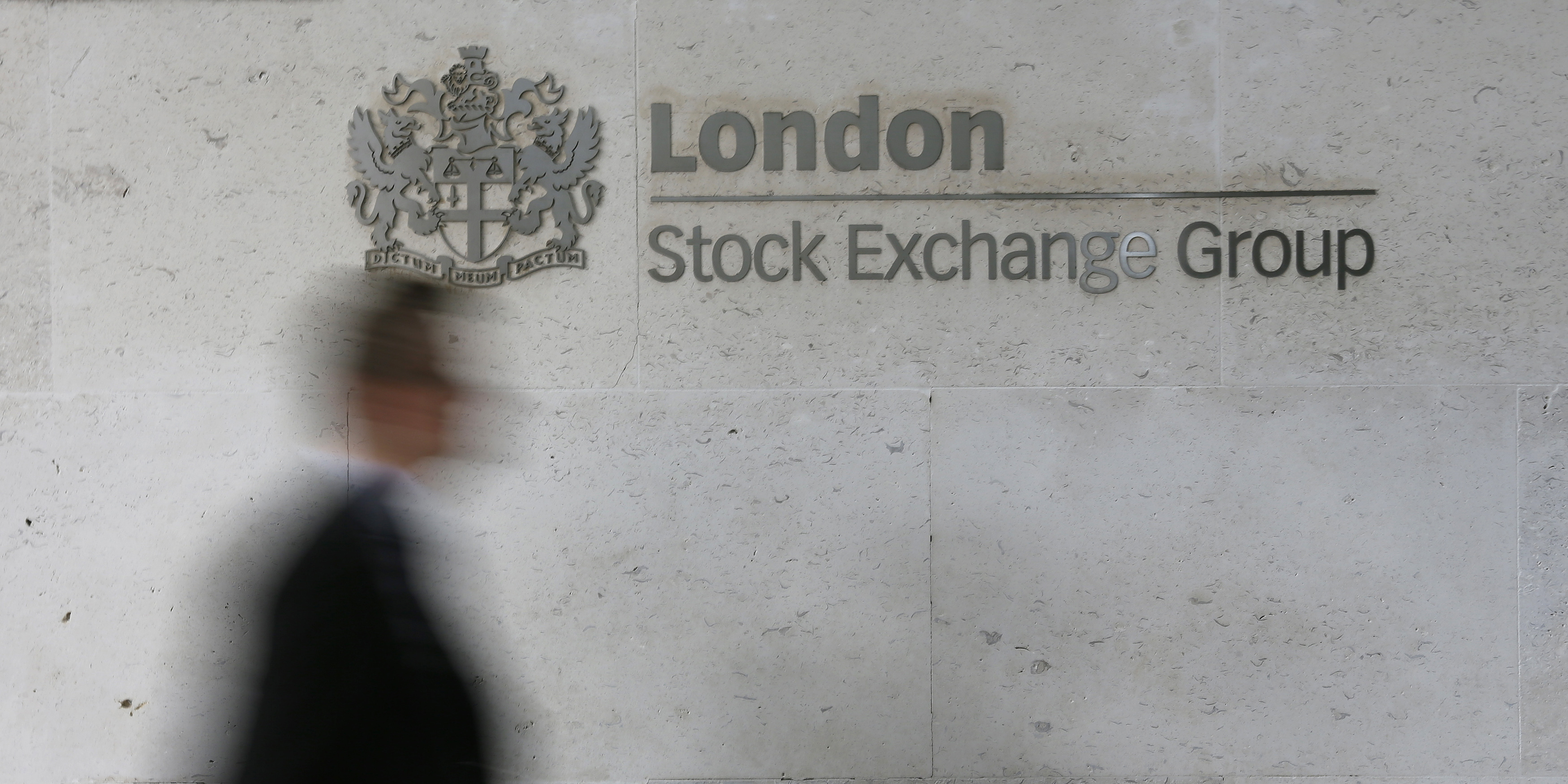 A Londres, la Bourse réalise une première séance d'après-Brexit en fanfare