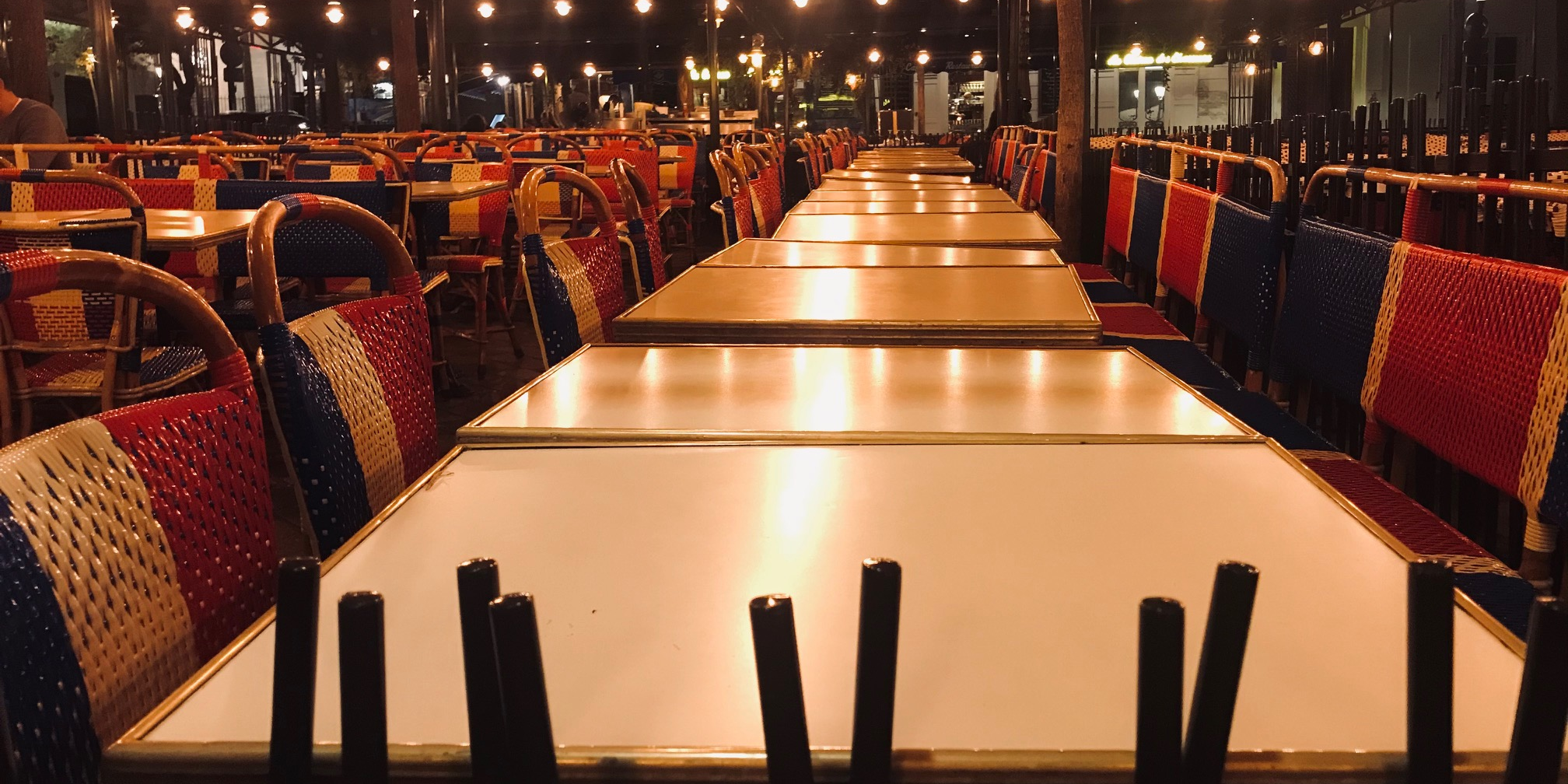 Restaurants, événements, hôtellerie... dans l'angoisse de la prolongation