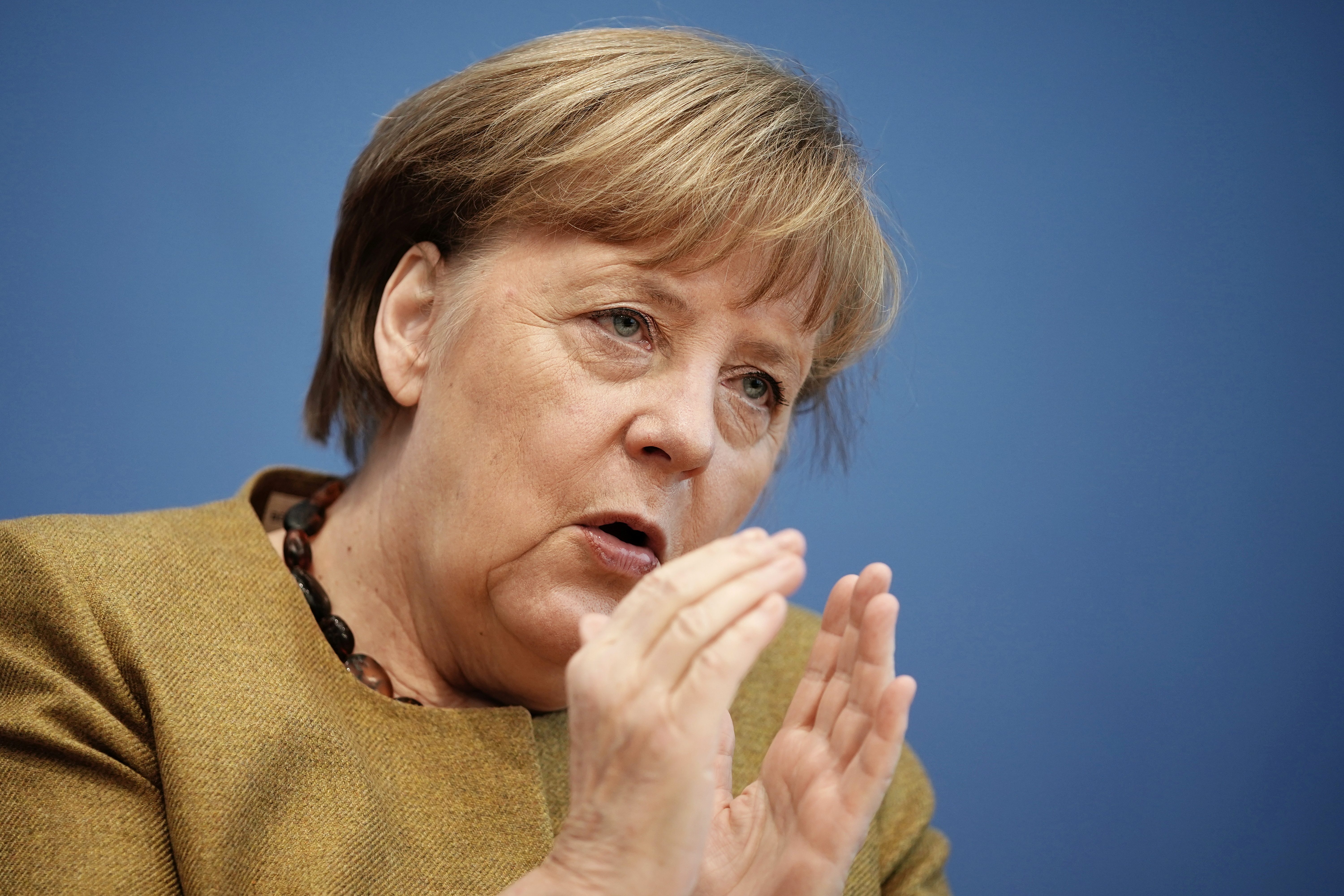 À Davos, Merkel veut incarner la solidarité dans la course aux vaccins