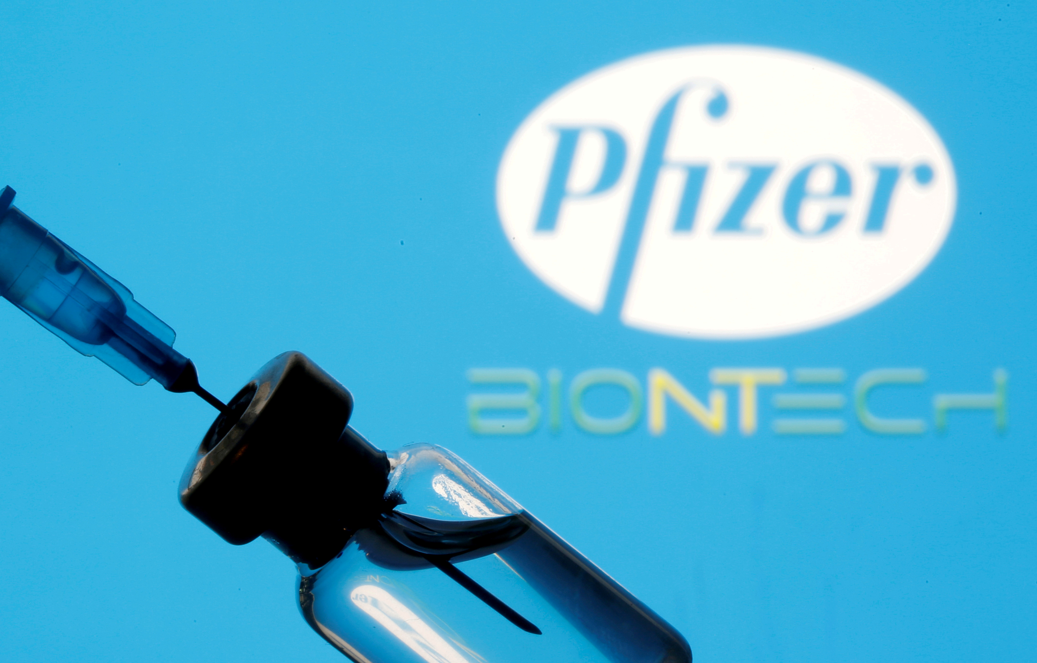 Soupçon de surfacturation par Pfizer: la Suède suspend le paiement des vaccins