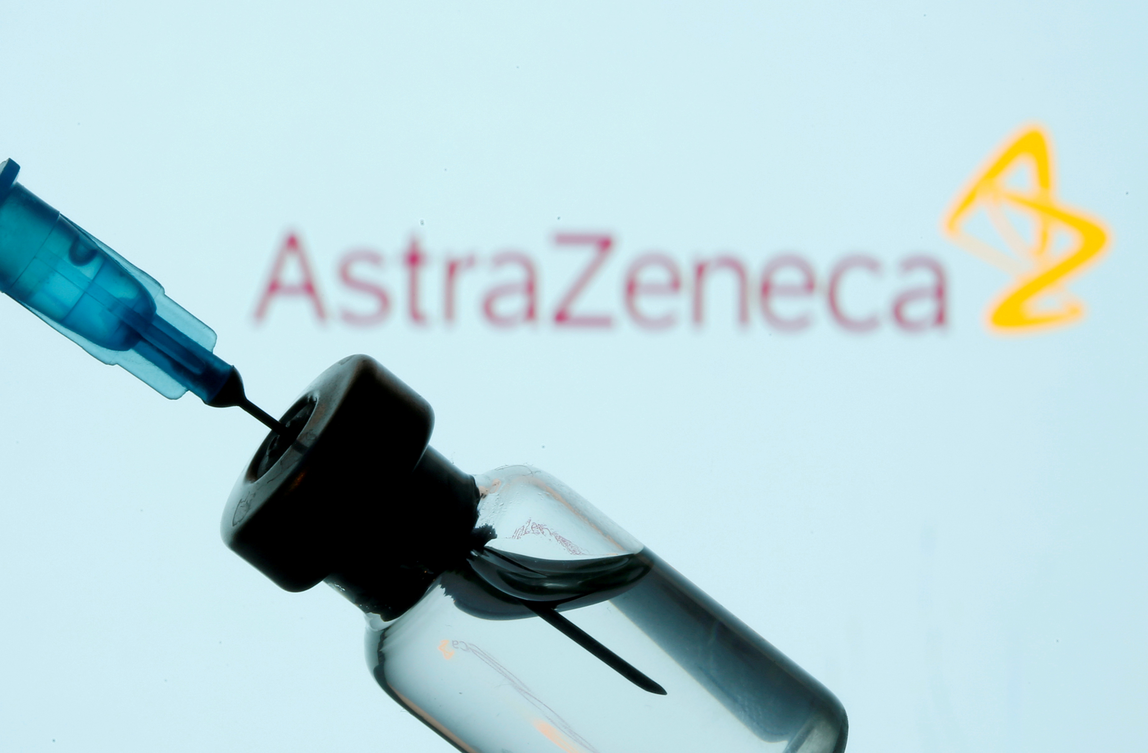 Thromboses et vaccin AstraZeneca: conférence très attendue de l'EMA à 16h