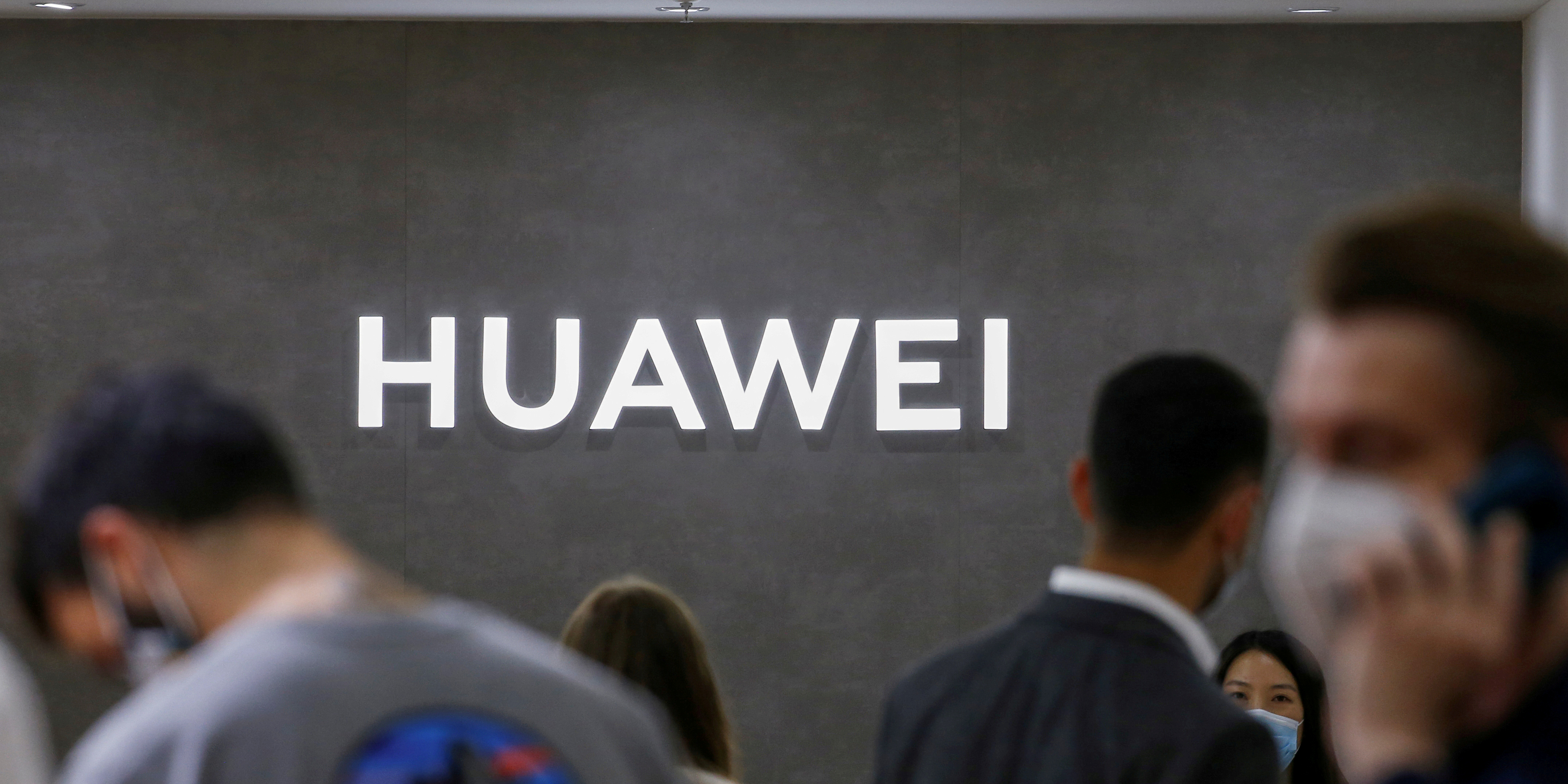 Malgré les restrictions, Huawei va construire son usine d'équipements 5G en France
