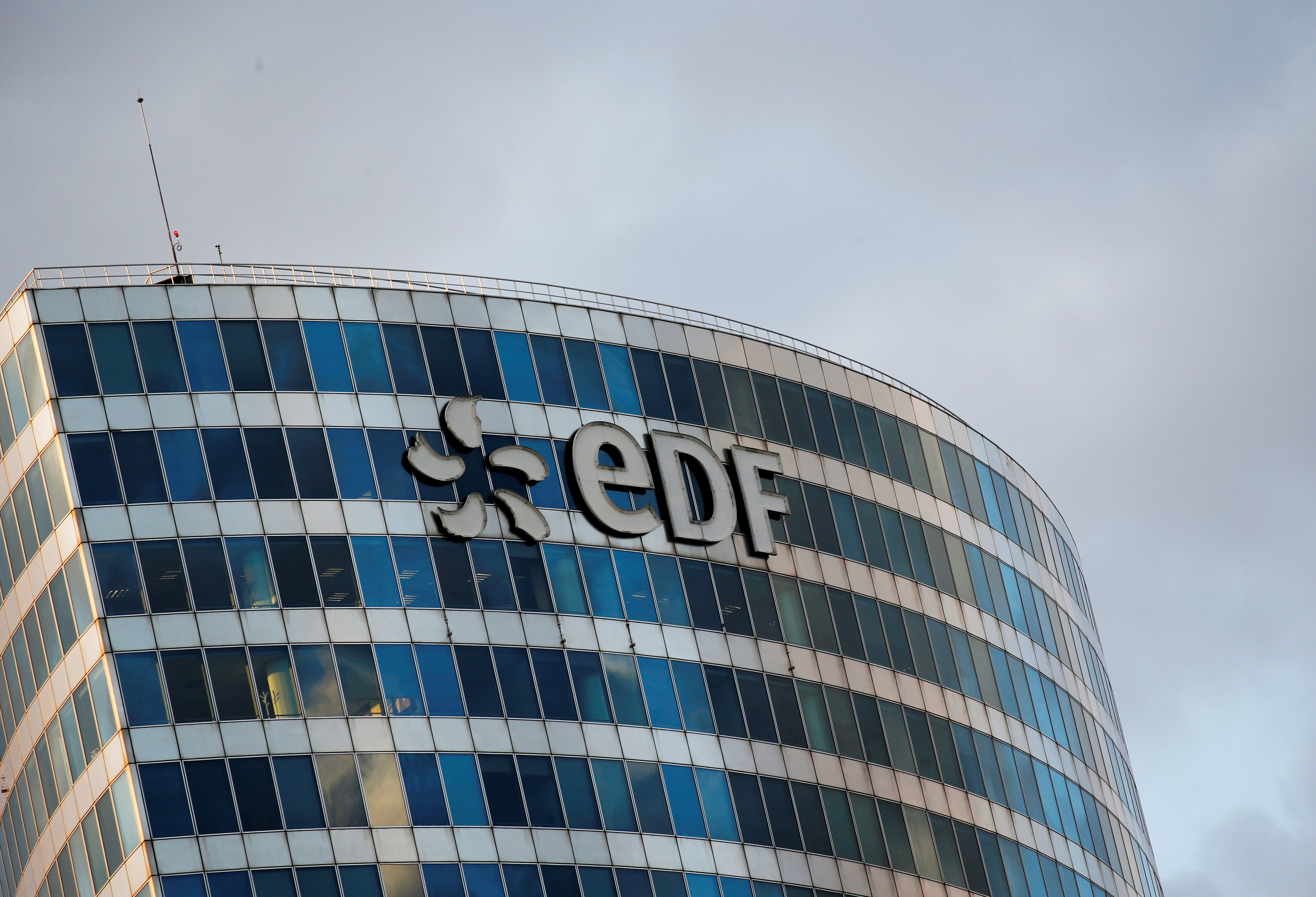 Avenir d'EDF : des discussions difficiles se poursuivent à Bruxelles