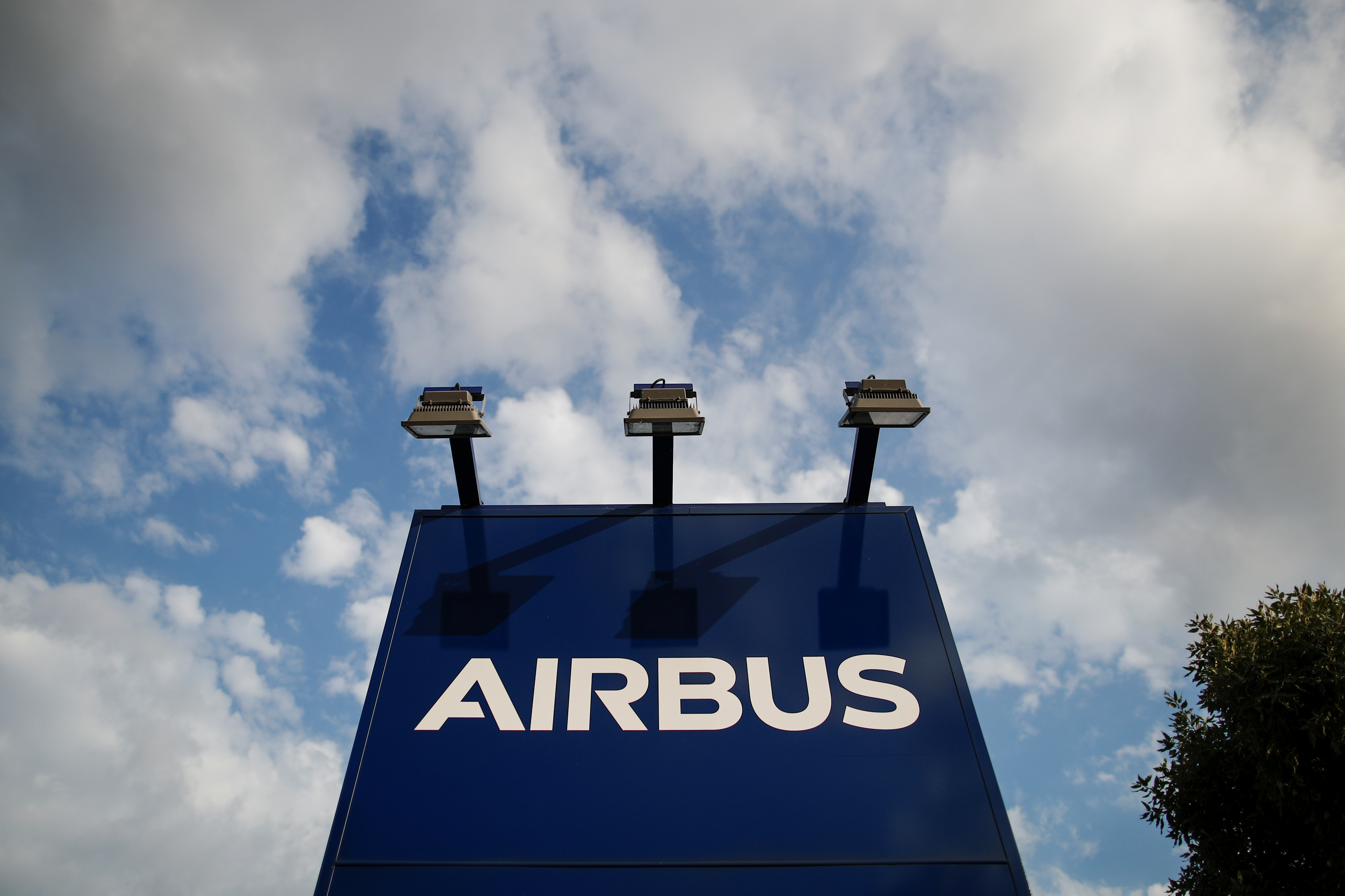 Airbus confirme son retour aux bénéfices, Boeing reste dans le rouge