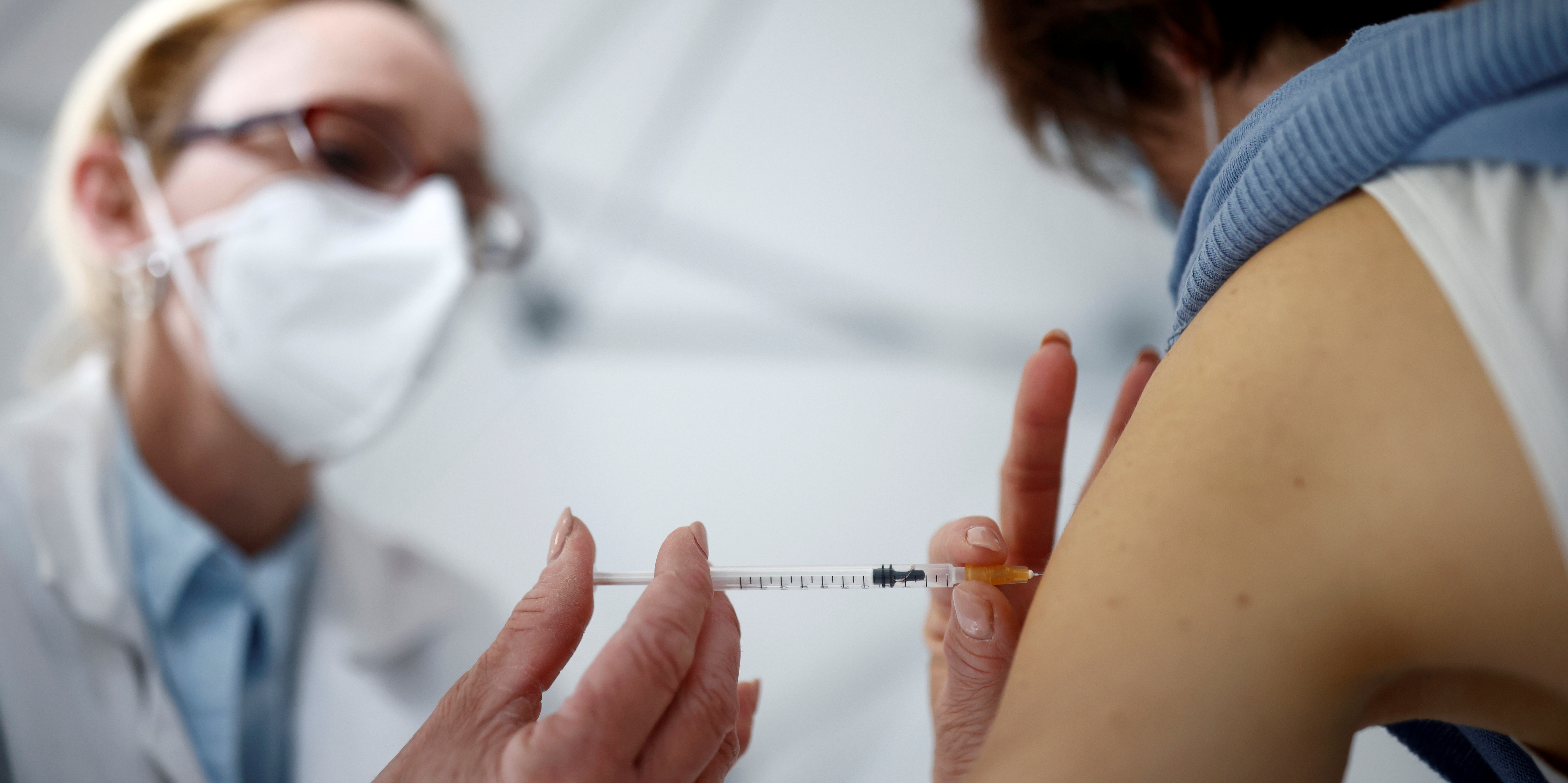 Hausse spectaculaire de l'adhésion au vaccin anti-Covid notamment en France (+19%), en Suède (+25%)