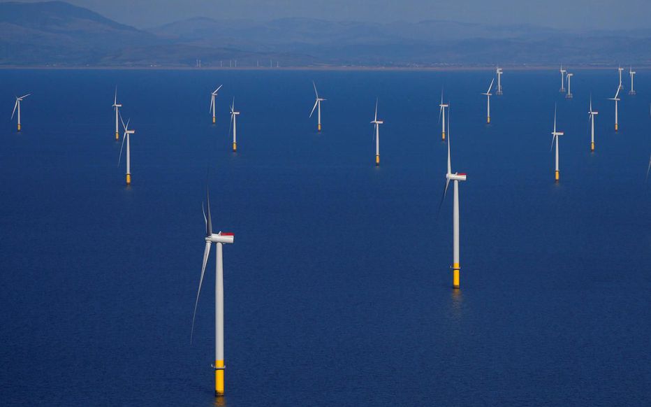 Castex annonce un plan massif en faveur du solaire et de l'éolien dont un projet au large de Barfleur