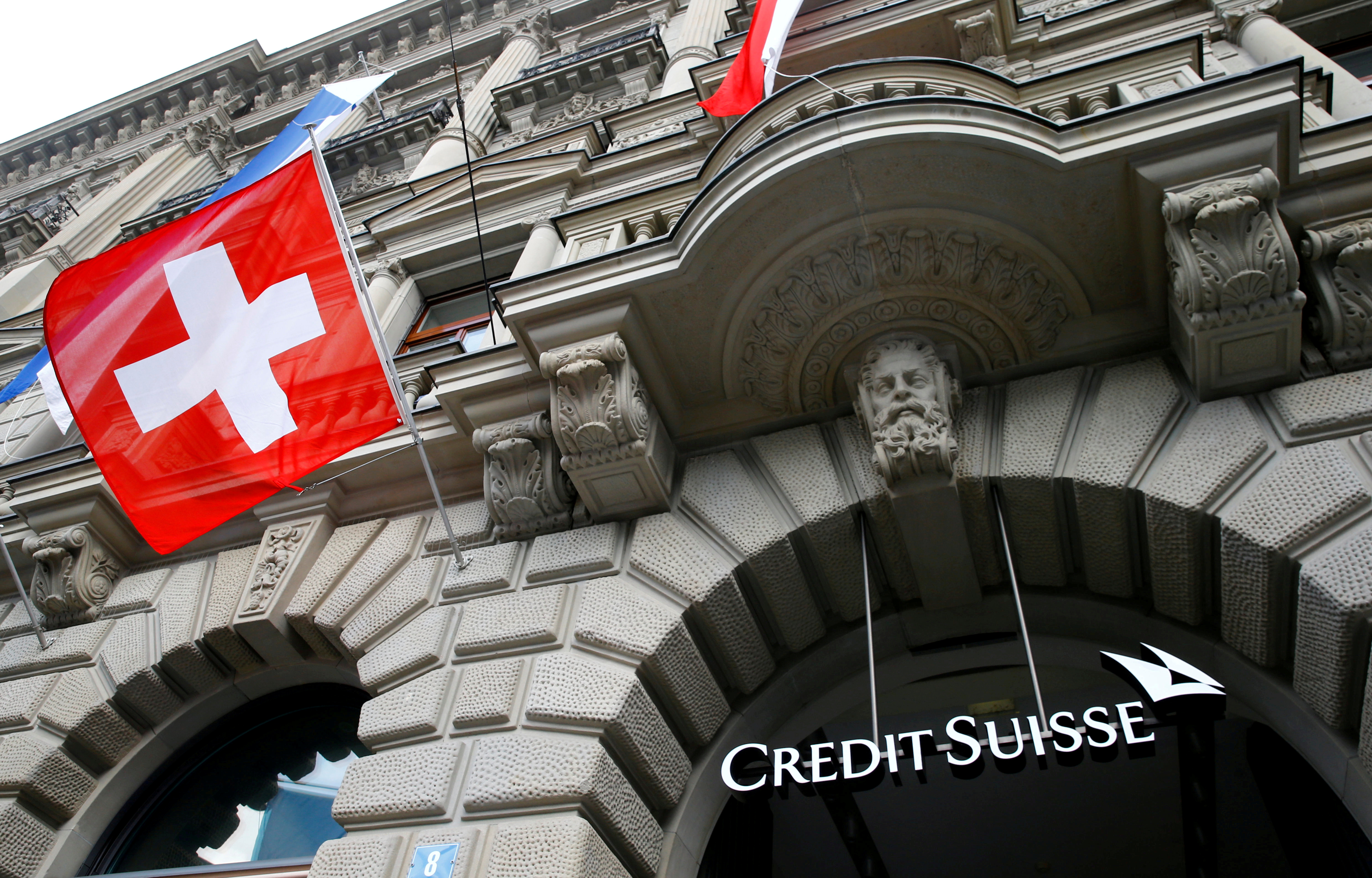 Avertissement sur résultats pour Credit Suisse mis en difficulté par un fonds spéculatif américain