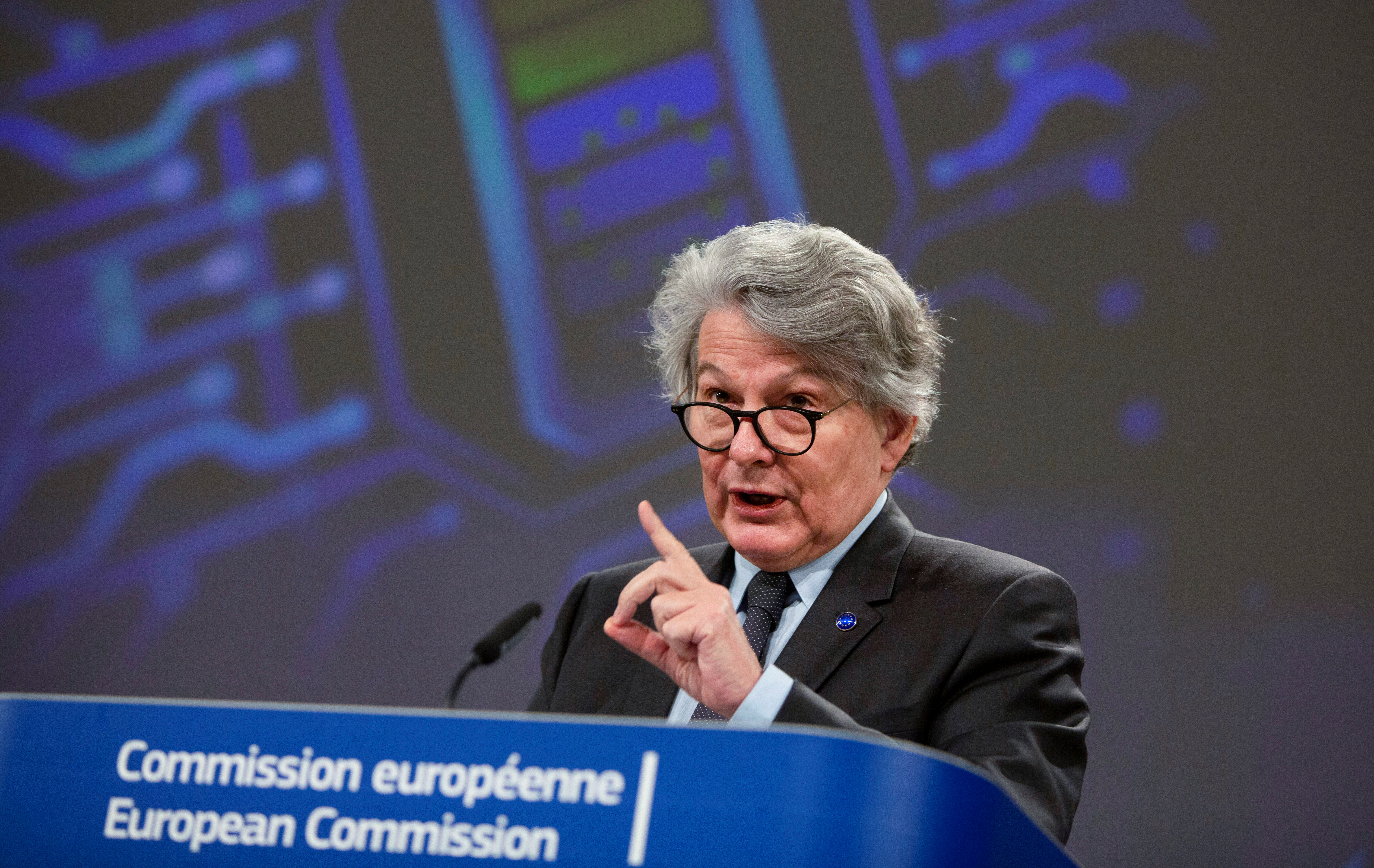 Covid : l'Europe tiendra son objectif de vaccination, selon Bruxelles