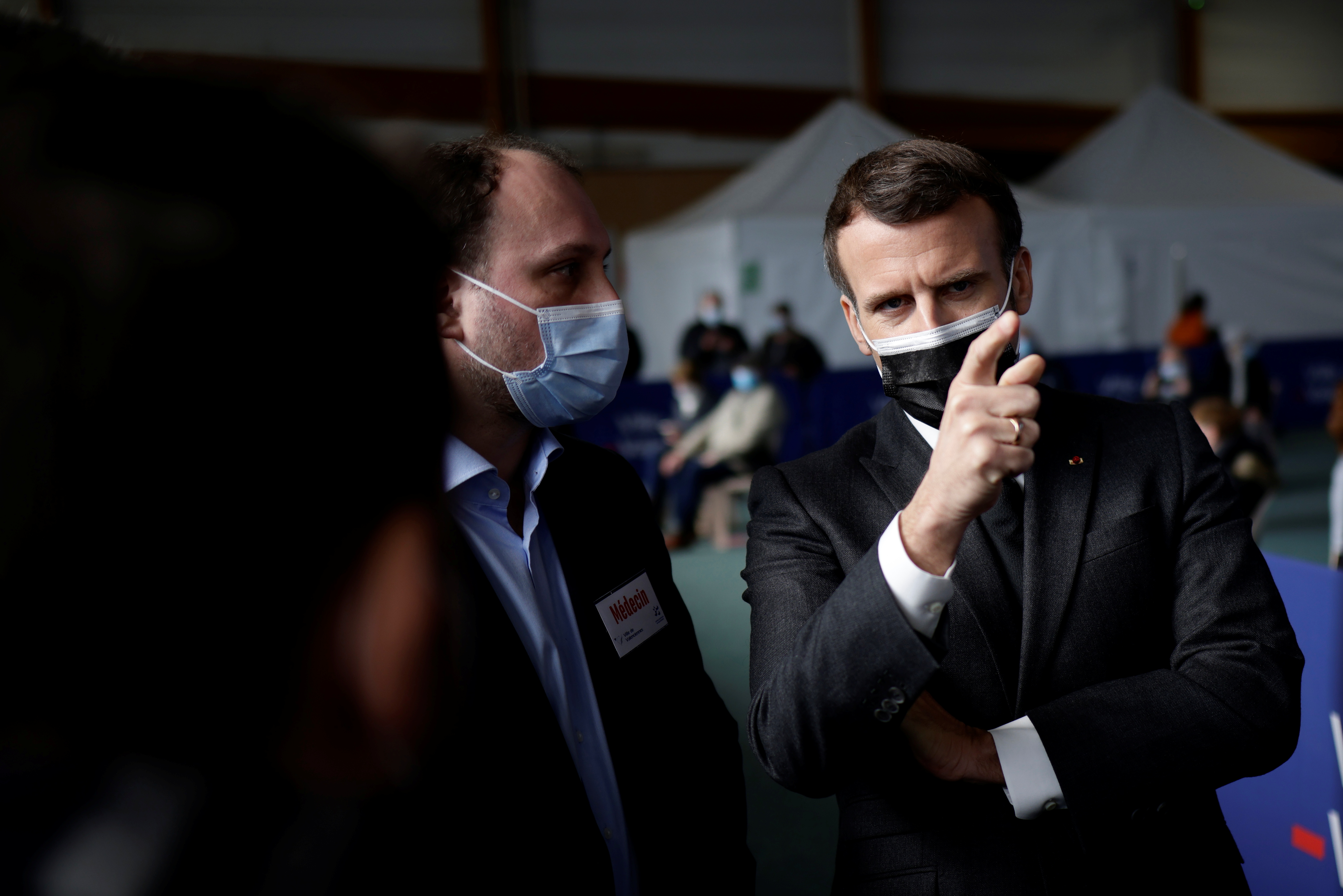 Macron veut accélérer et massifier la vaccination, la proposant dès 70 ans