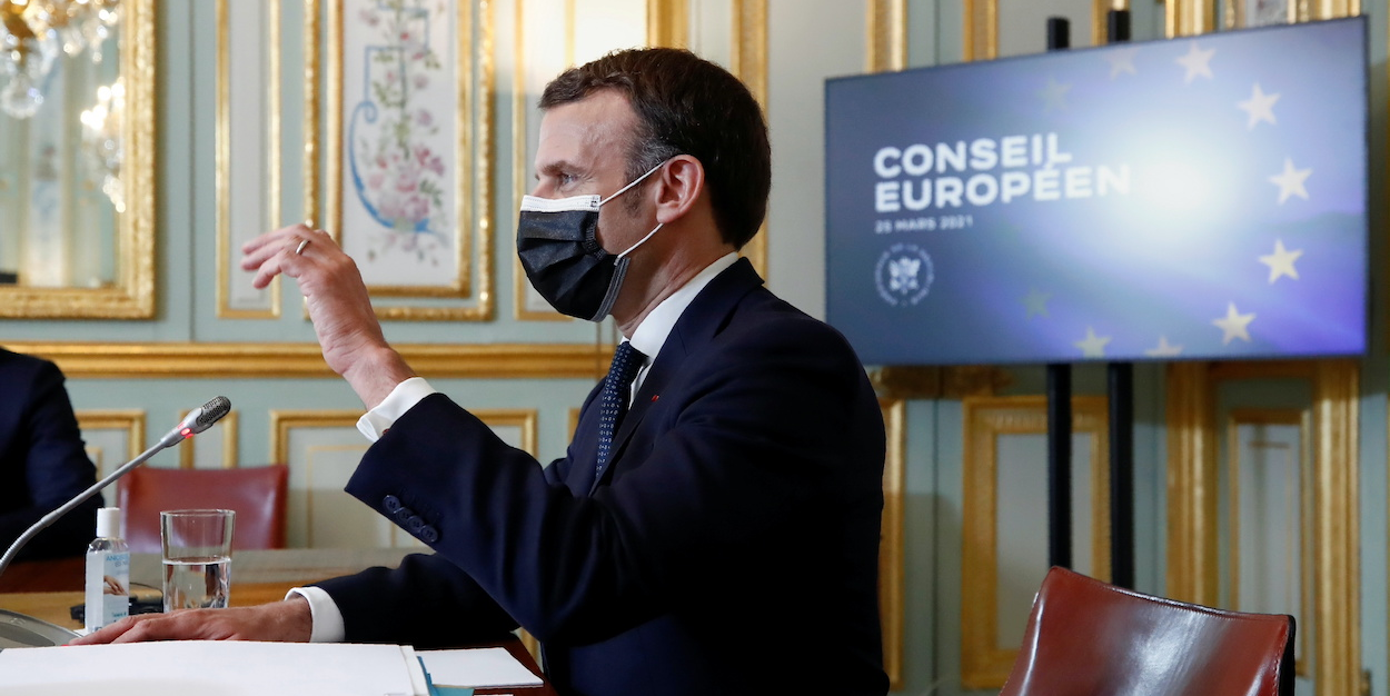 Covid-19 : la troisième vague monte, Emmanuel Macron temporise