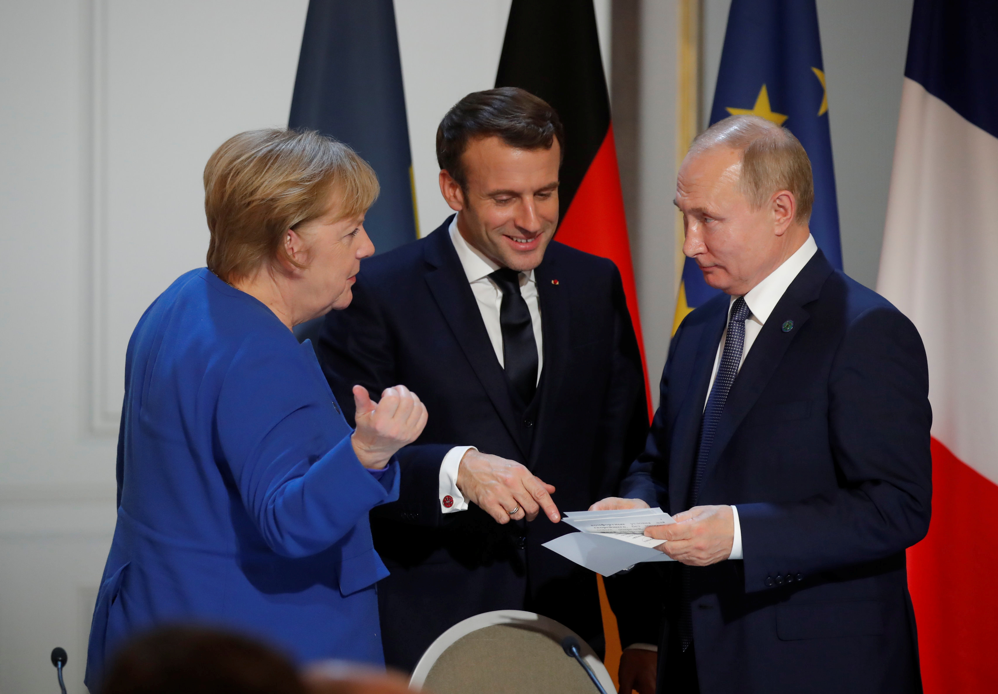 Macron, Merkel et Poutine ont discuté coopération sur le vaccin Spoutnik V, entre autres...