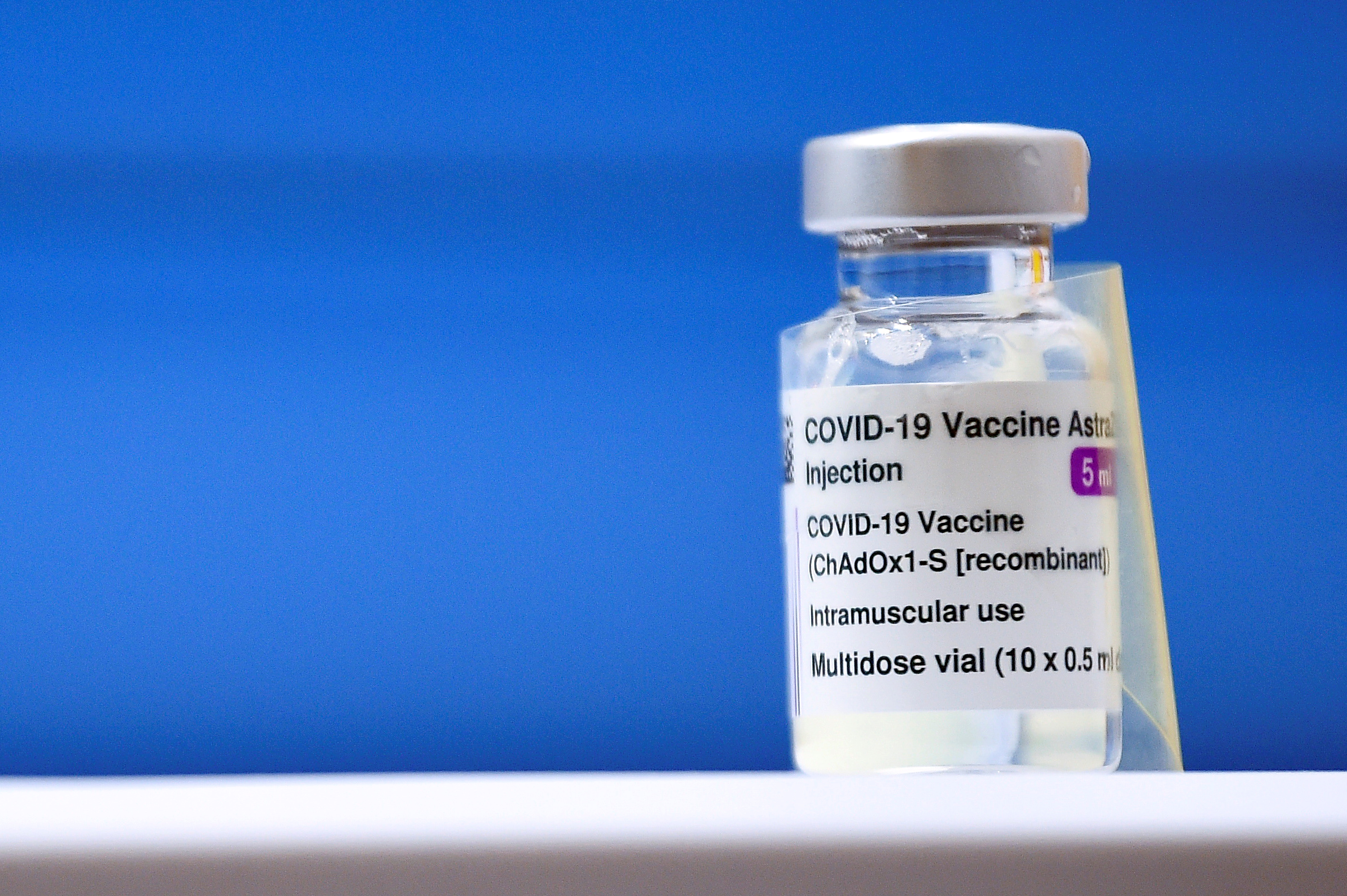 Thromboses et vaccin AstraZeneca: l'EMA précise qu'elle 