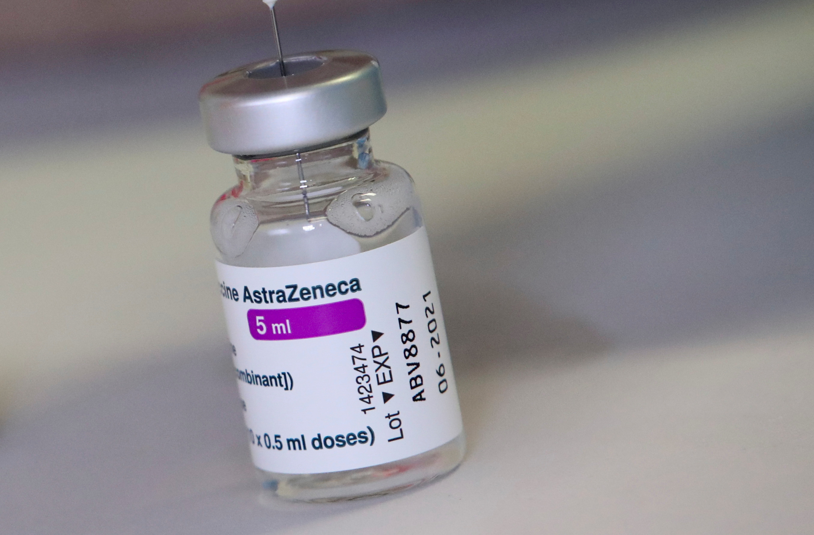 Vaccination Covid-19 : AstraZeneca et Johnon & Johnson pour les Français de plus de 55 ans