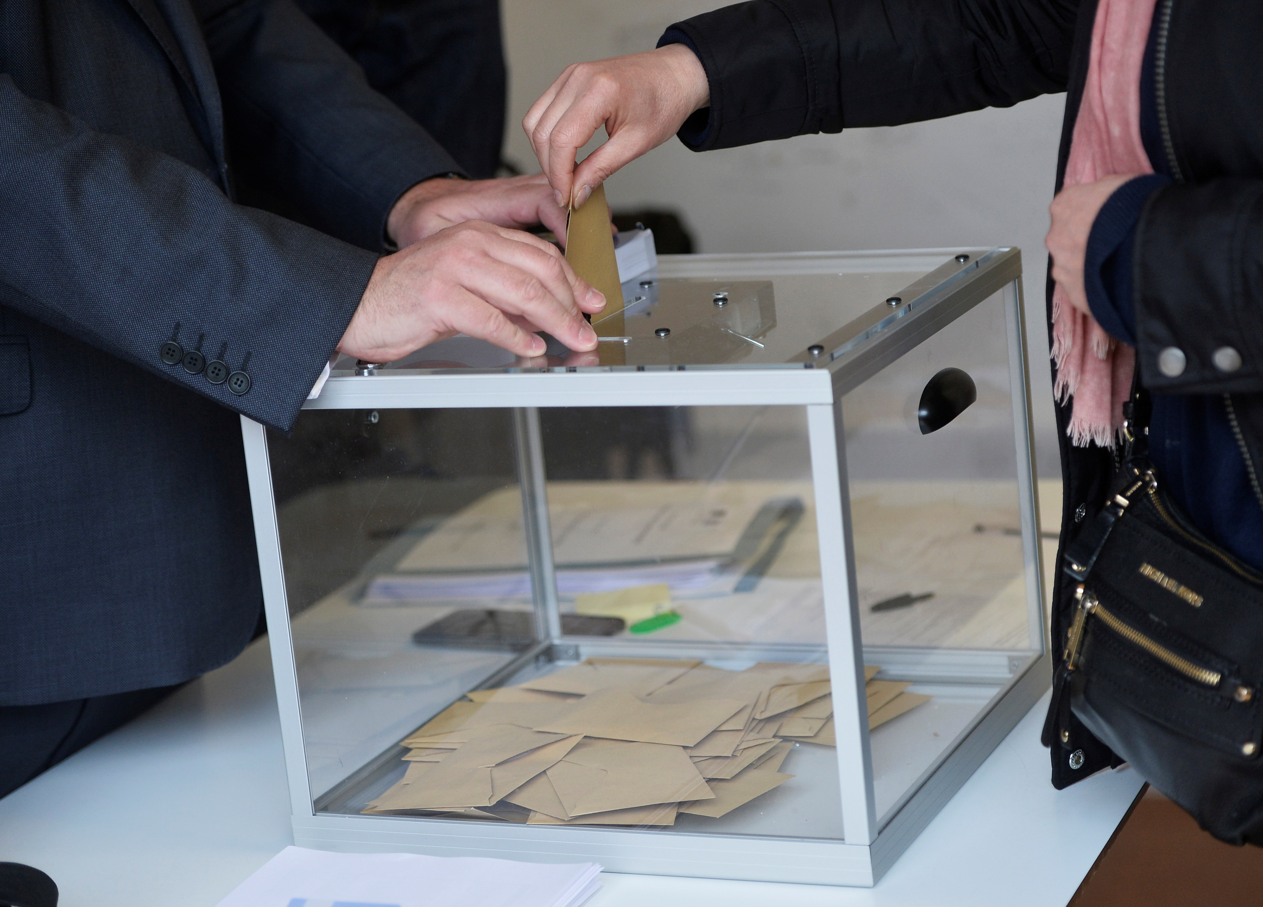 Élections régionales et départementales : un drôle de scrutin à l'épreuve de l'abstention
