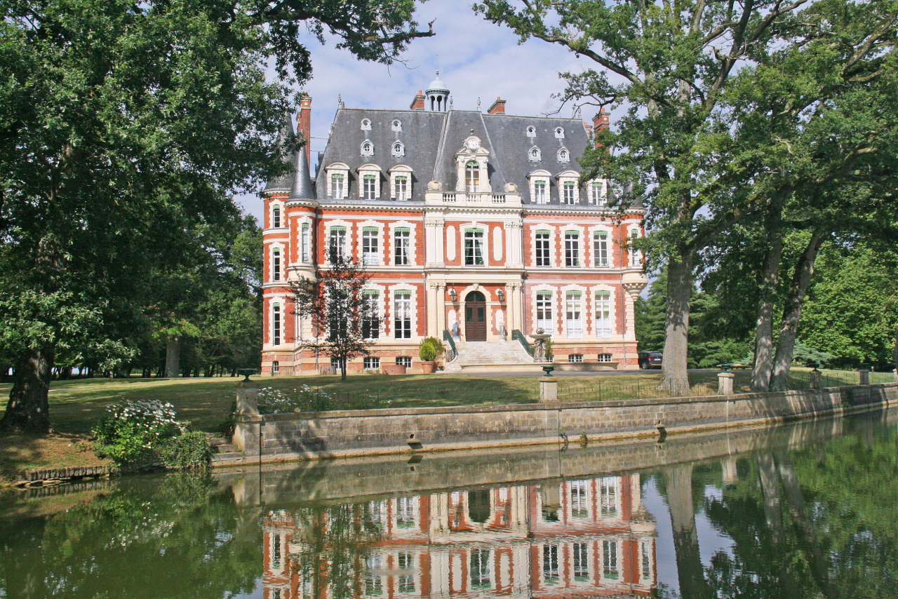 Immobilier : « La vie de château pour le prix d'un 80m² à Paris »