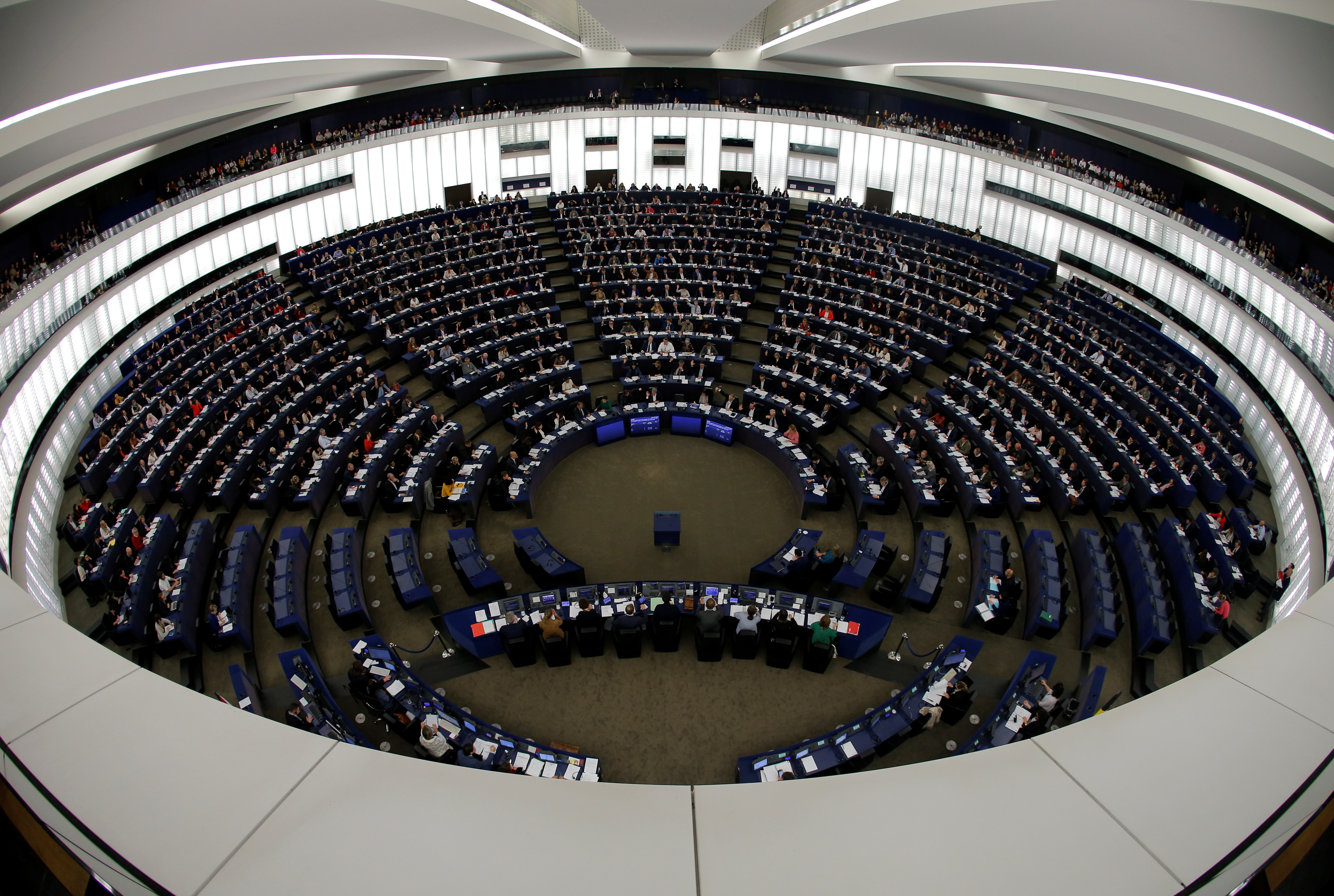 Carburants durables dans l'aviation : le Parlement européen durcit les objectifs