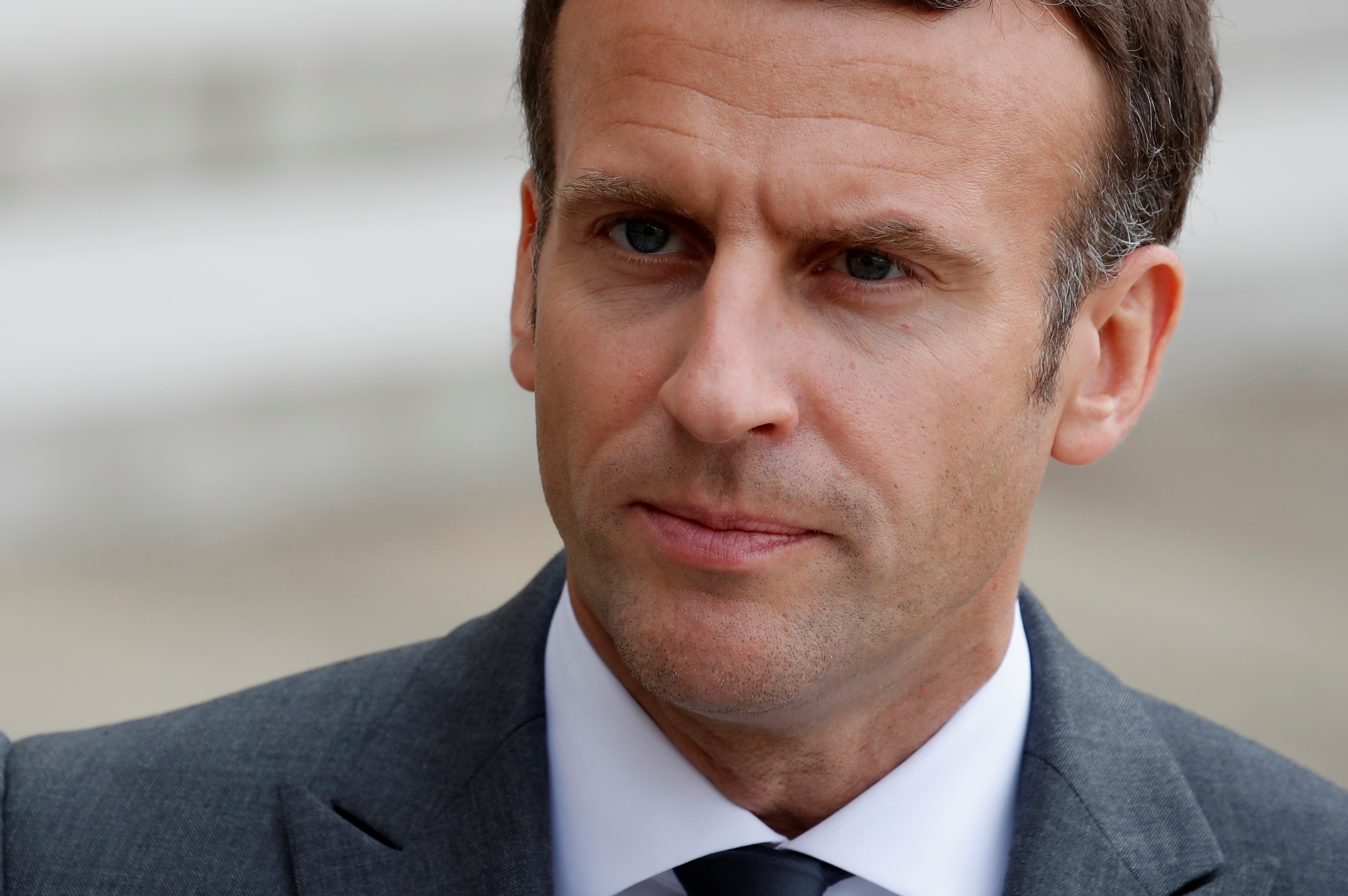 Exclusif - Emmanuel Macron réunit la filière automobile dimanche soir pour accélérer la transition énergégtique
