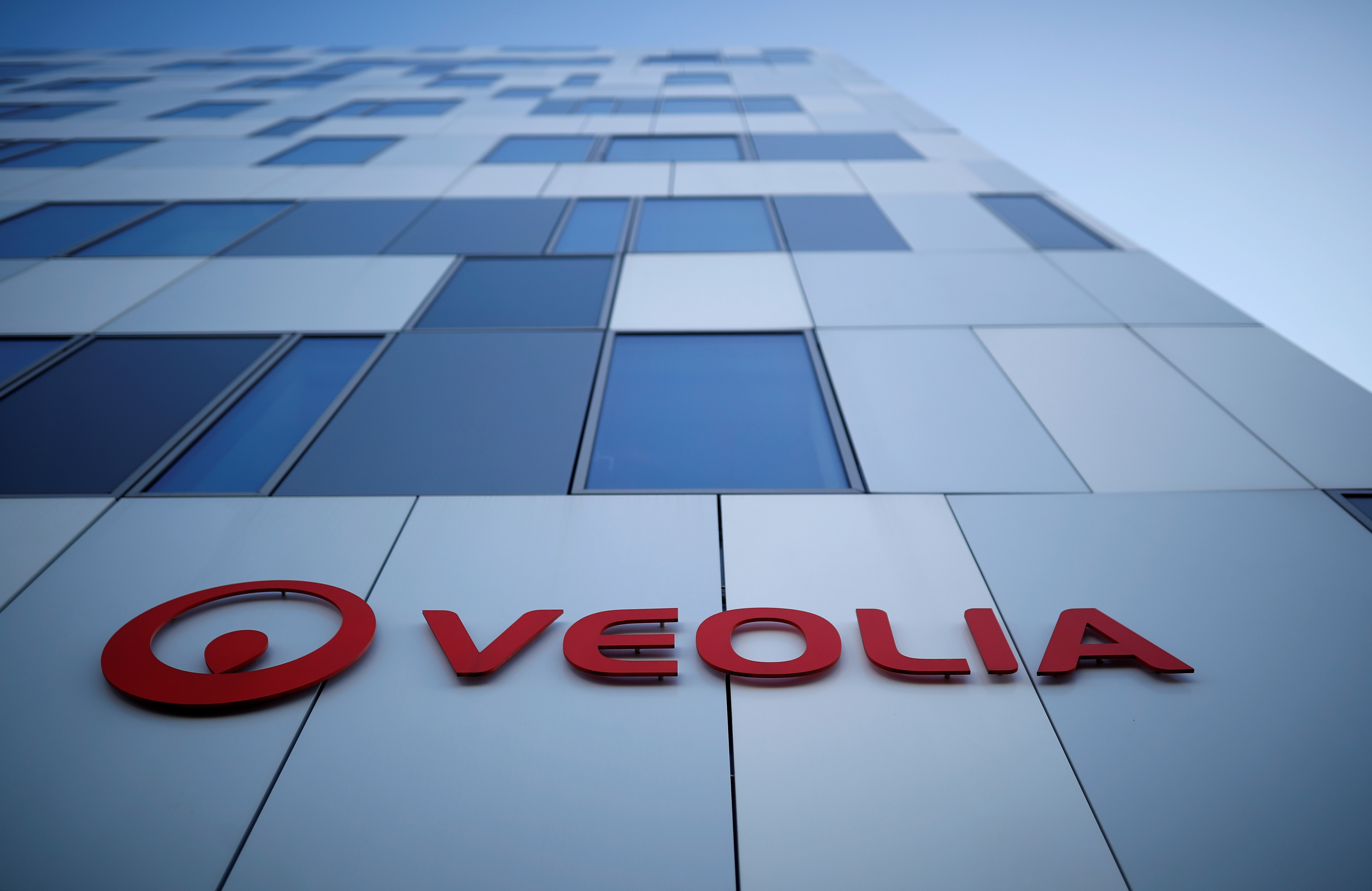 Pour financer l'OPA sur Suez, Veolia lance une augmentation de capital de 2,5 milliards d'euros