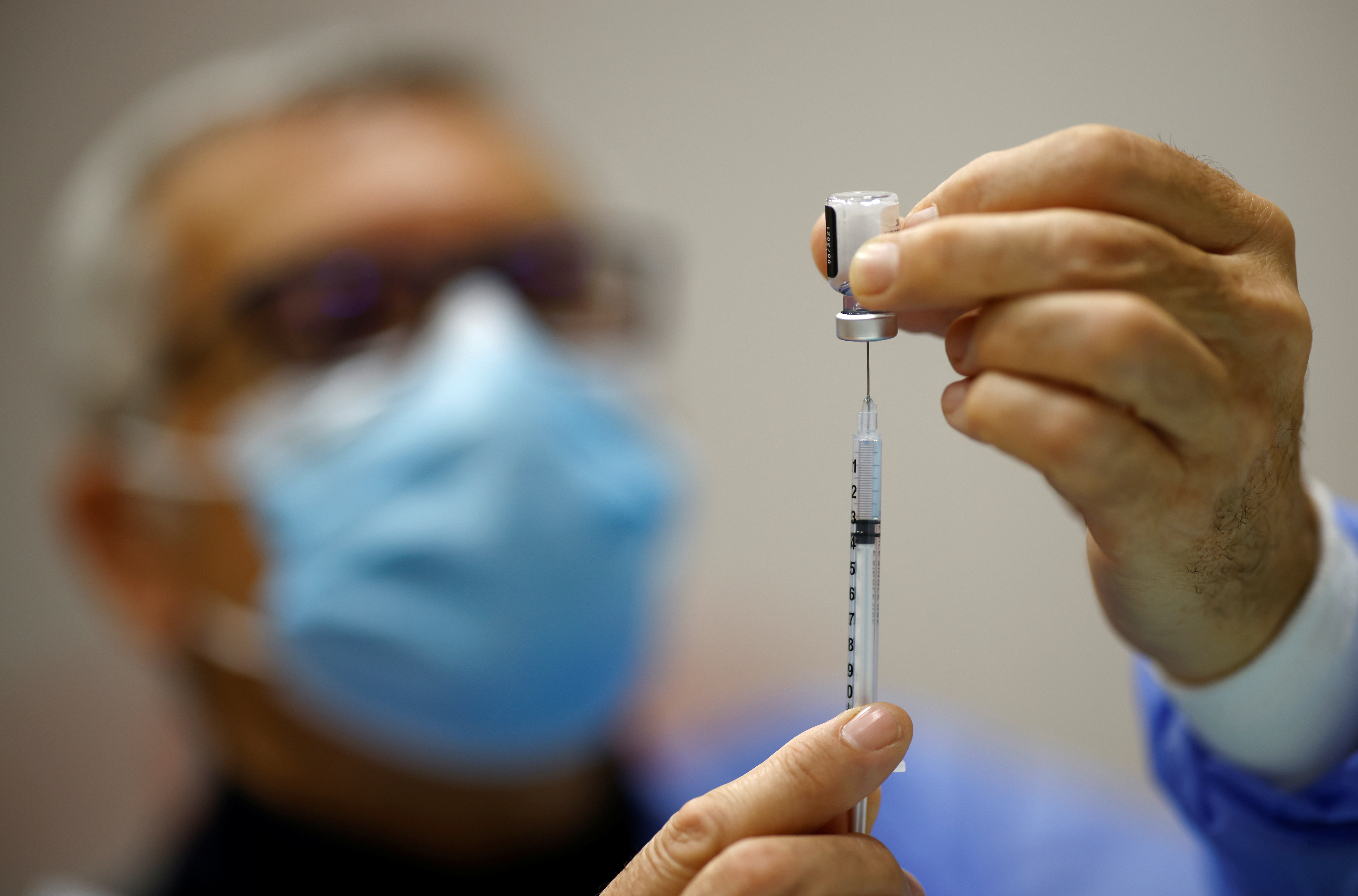 Coronavirus : pourquoi certaines personnes vaccinées seront quand même infectées