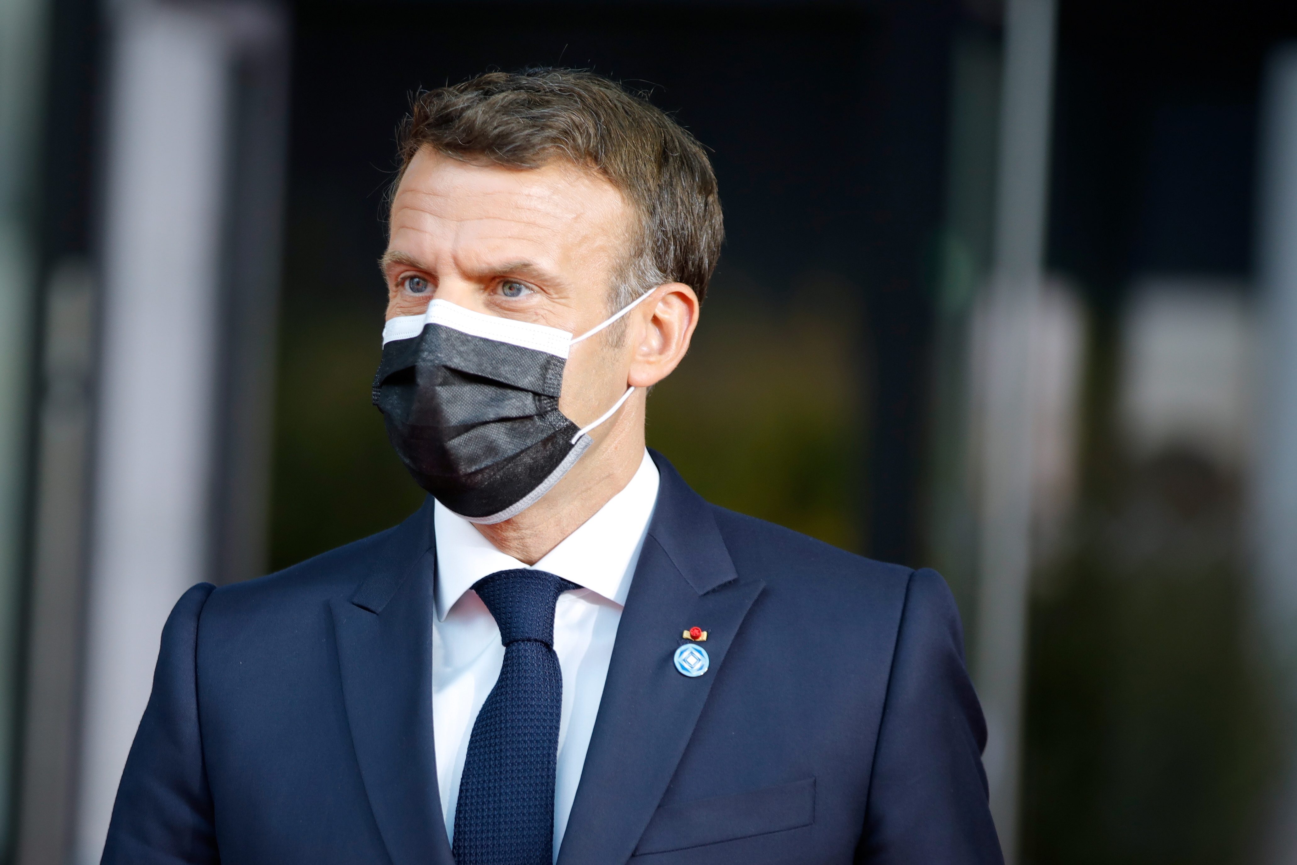 Face la flambée du variant Delta, Macron doit annoncer de nouvelles mesures