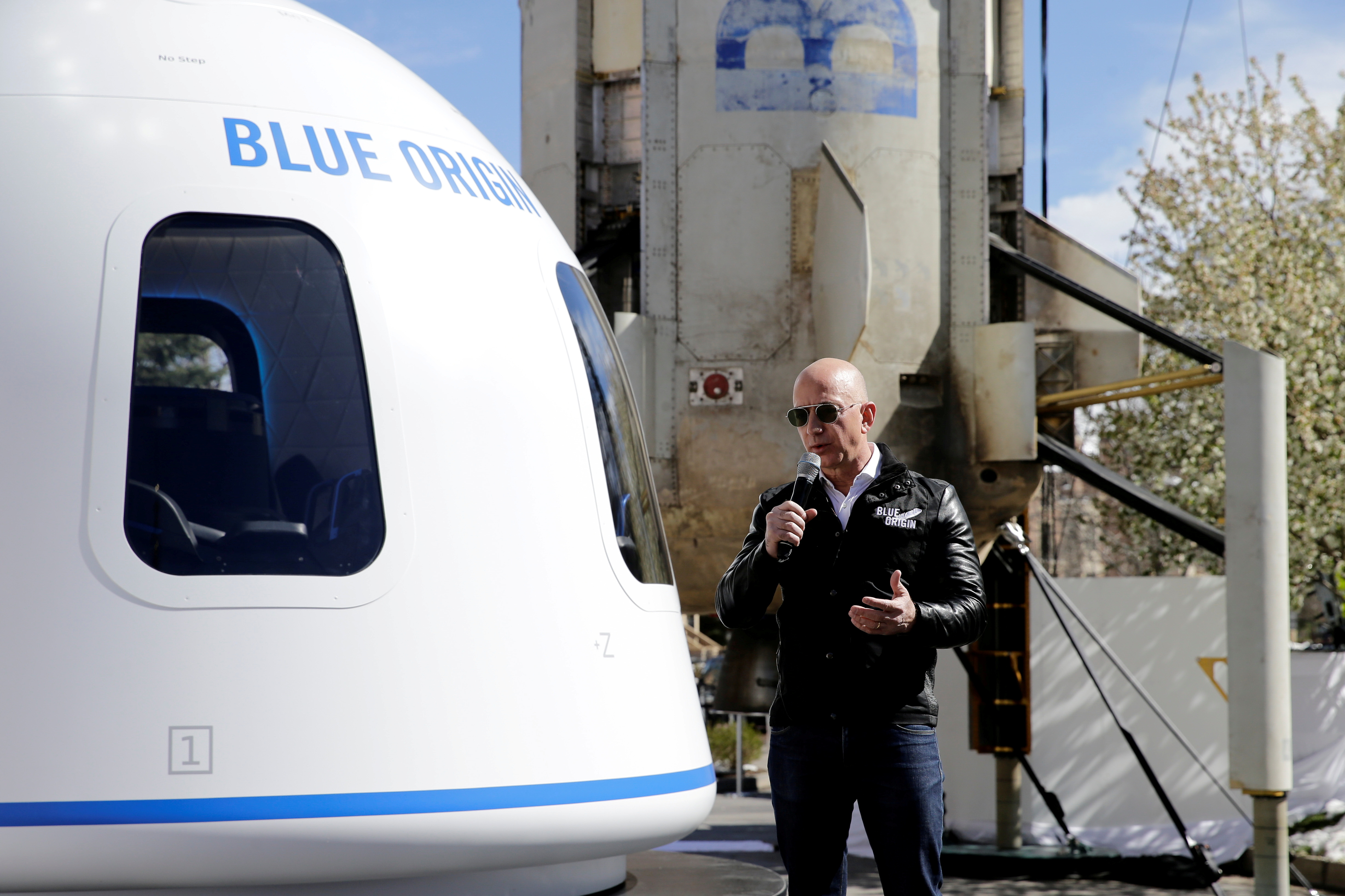 Tourisme spatial : Jeff Bezos fera le premier vol de la fusée Blue Origin