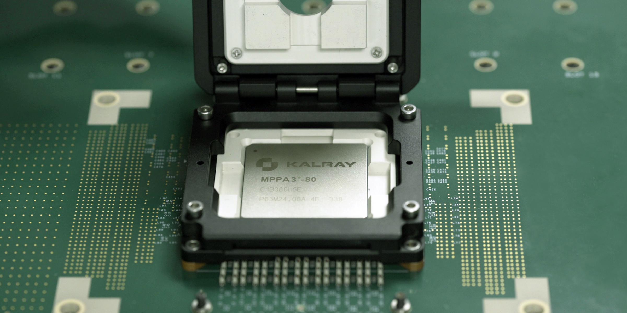 Microprocesseurs intelligents : la deeptech Kalray se renforce sur le 