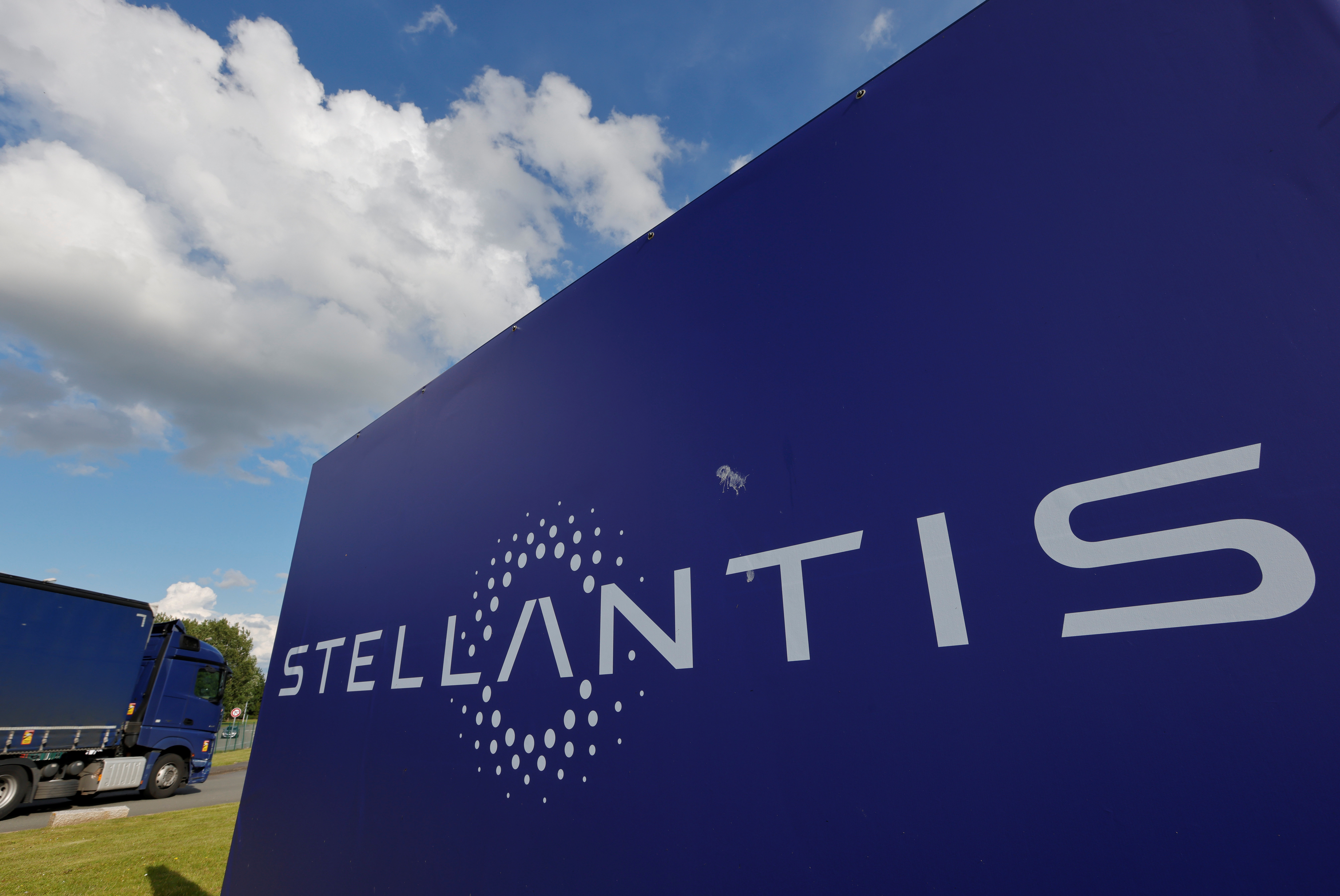 Voiture électrique : Stellantis et Samsung vont construire une deuxième usine de batteries aux Etats-Unis pour près de 3 milliards de dollars