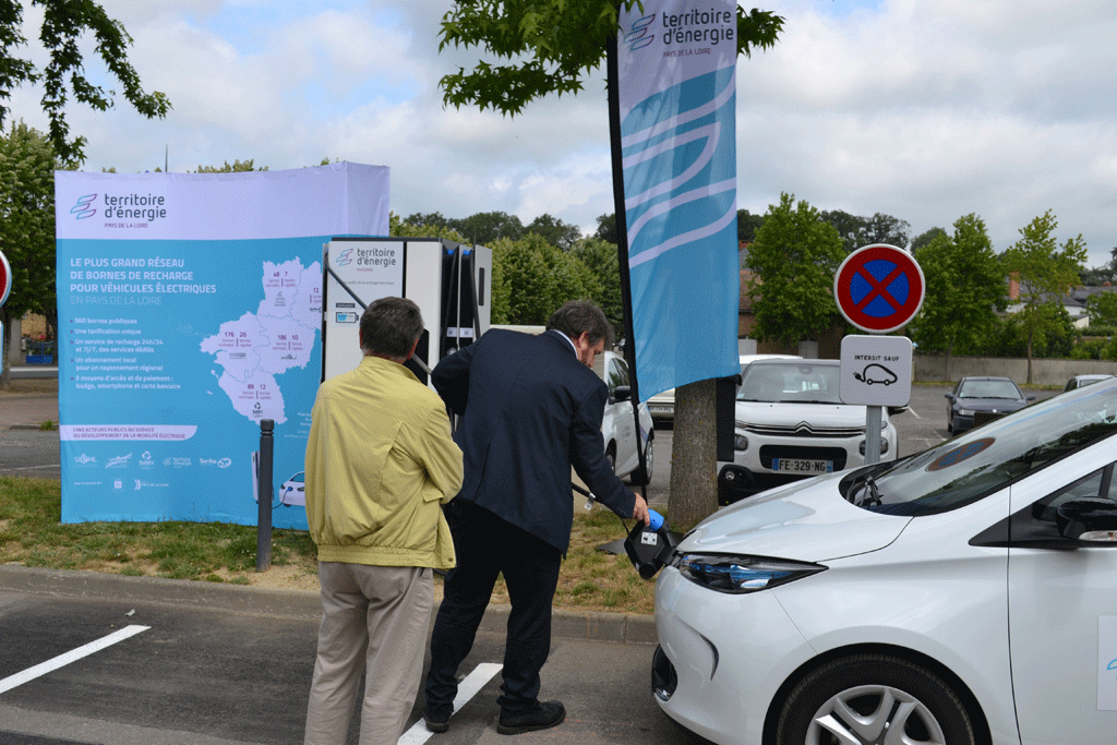 Voiture électrique : les Pays de la Loire cherchent le bon modèle économique pour ses bornes de recharge
