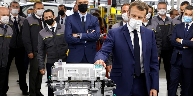 Réindustrialisation : comment Macron veut en faire un thème de la campagne présidentielle