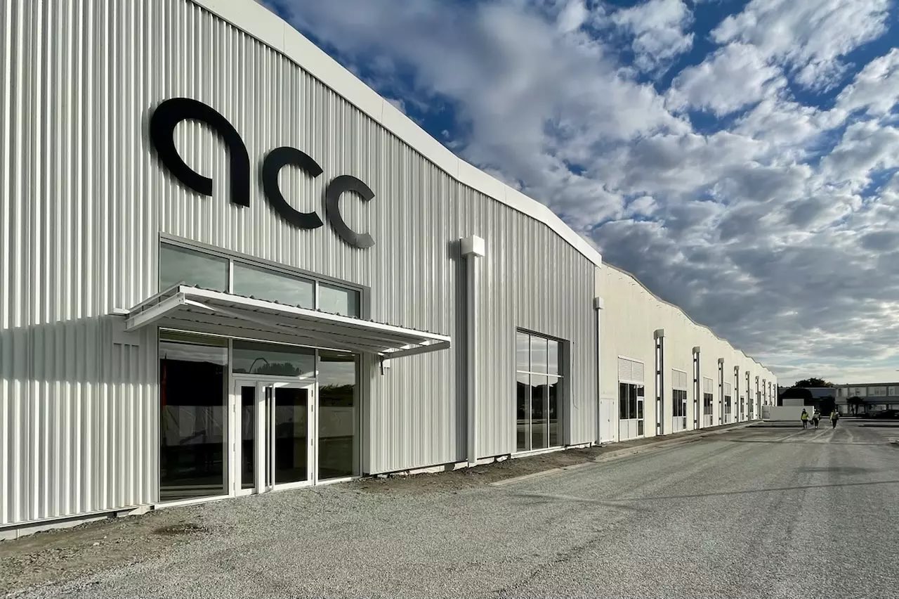 Batteries : ACC inaugure son centre de R&D à Bordeaux qui compte déjà 300 collaborateurs