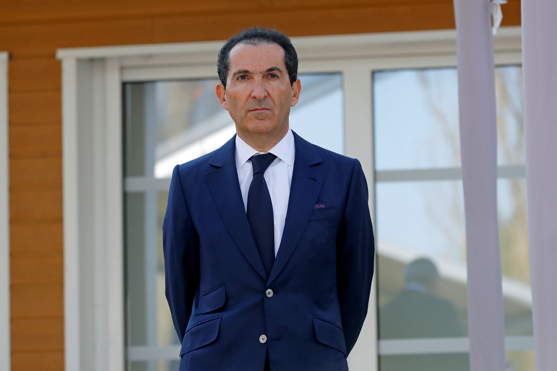 Les stratégies de Patrick Drahi pour vendre SFR au meilleur prix