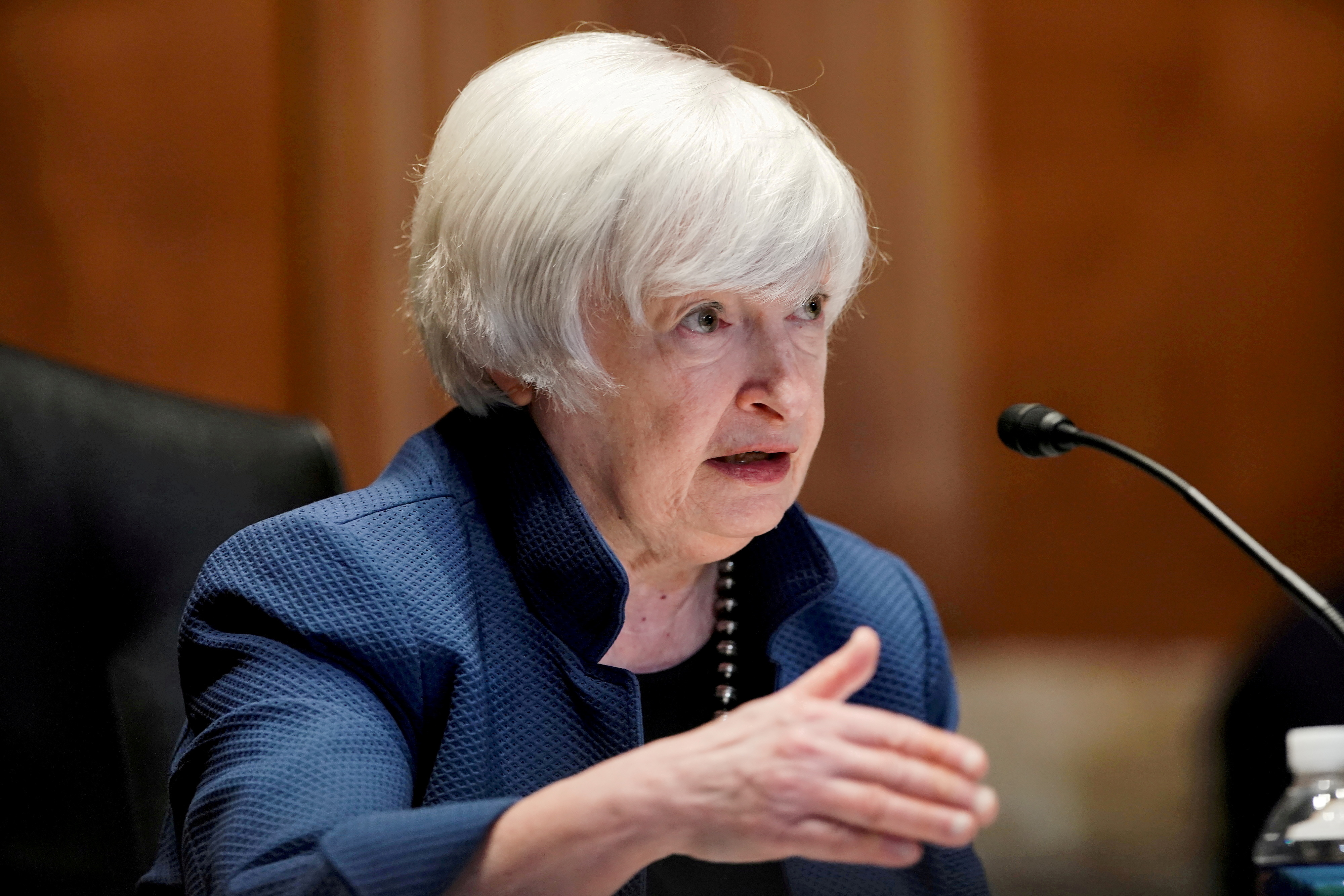 L'économie américaine ralentit mais évite, pour l'instant, la récession, selon Janet Yellen