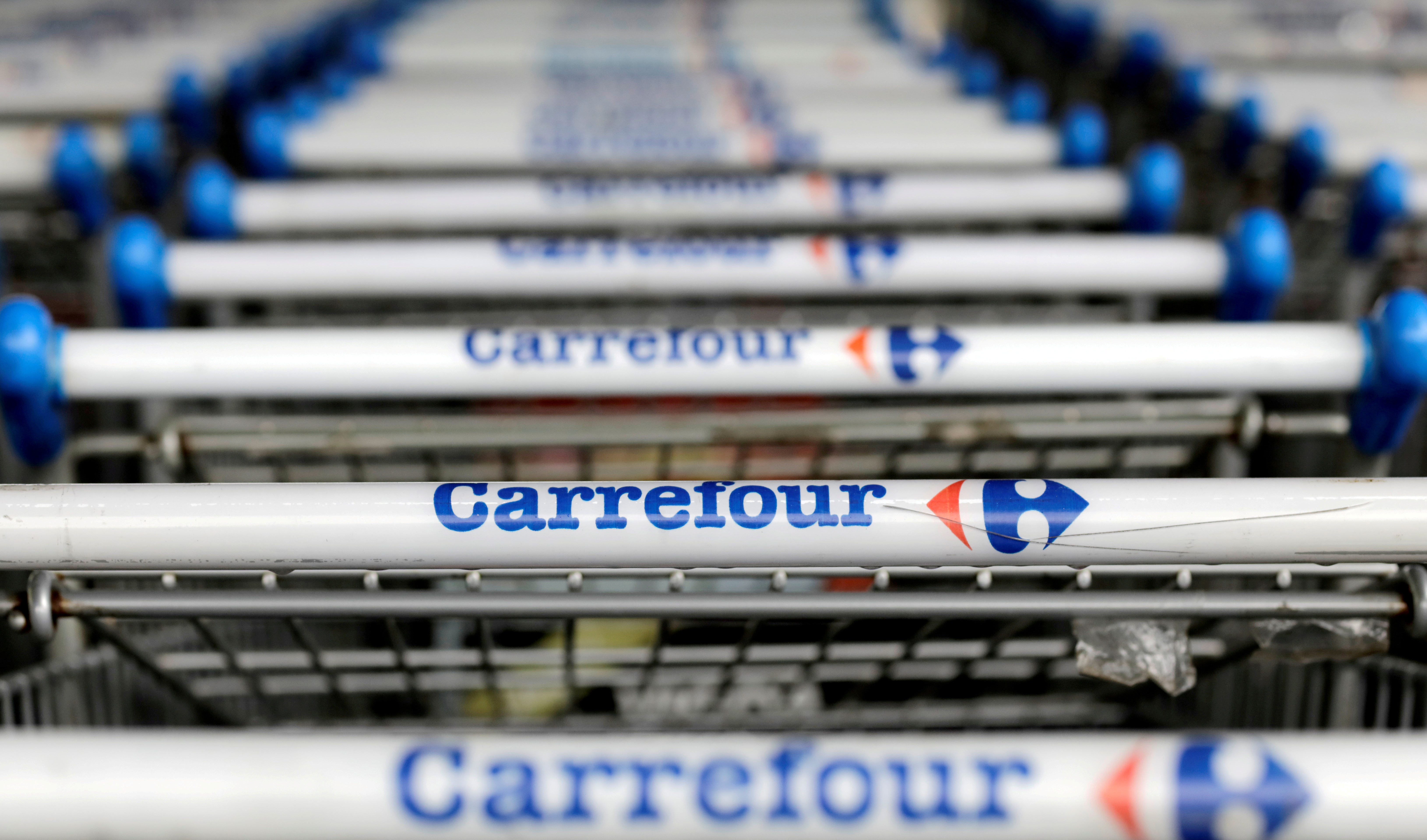 Carrefour et Auchan ne vont pas s'unir faute d'accord sur la valorisation des deux distributeurs