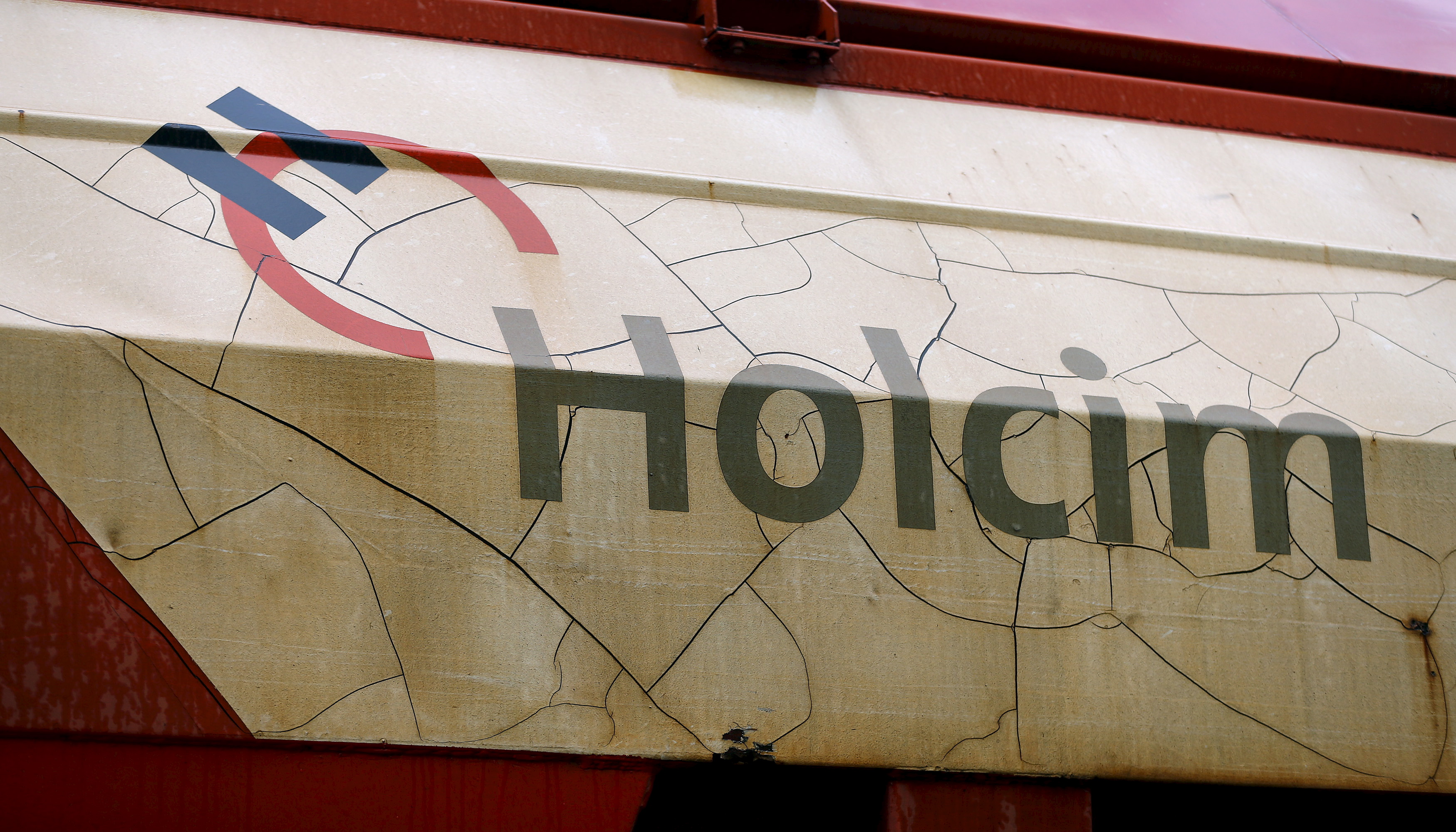 Construction : Holcim lâche encore plus d'un milliard d'euros pour verdir son offre