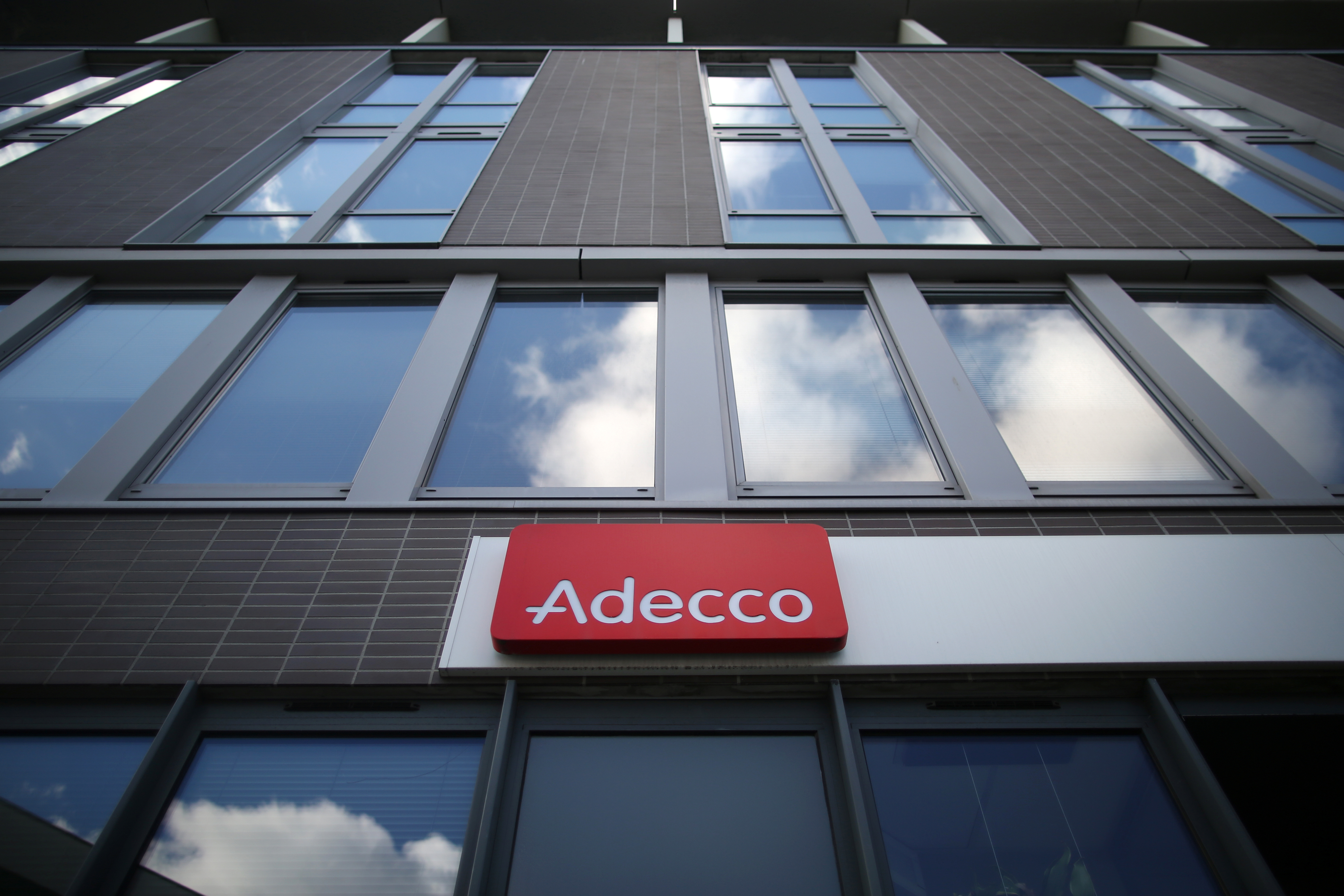 Intérim : Adecco confiant sur ses résultats malgré un bénéfice net en baisse