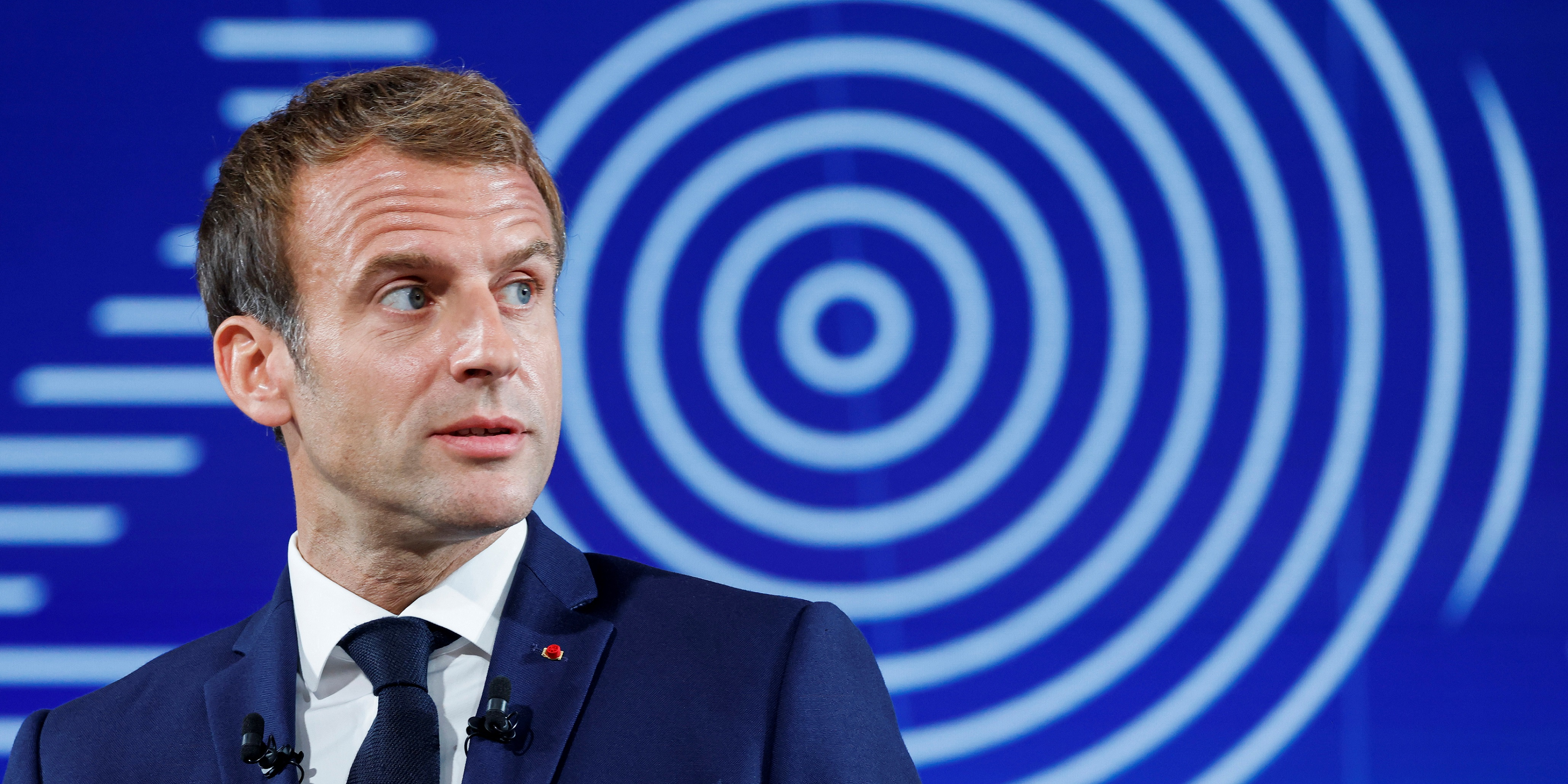 Retraite : après l'abandon du système universel, Macron rêve déjà d'une autre réforme