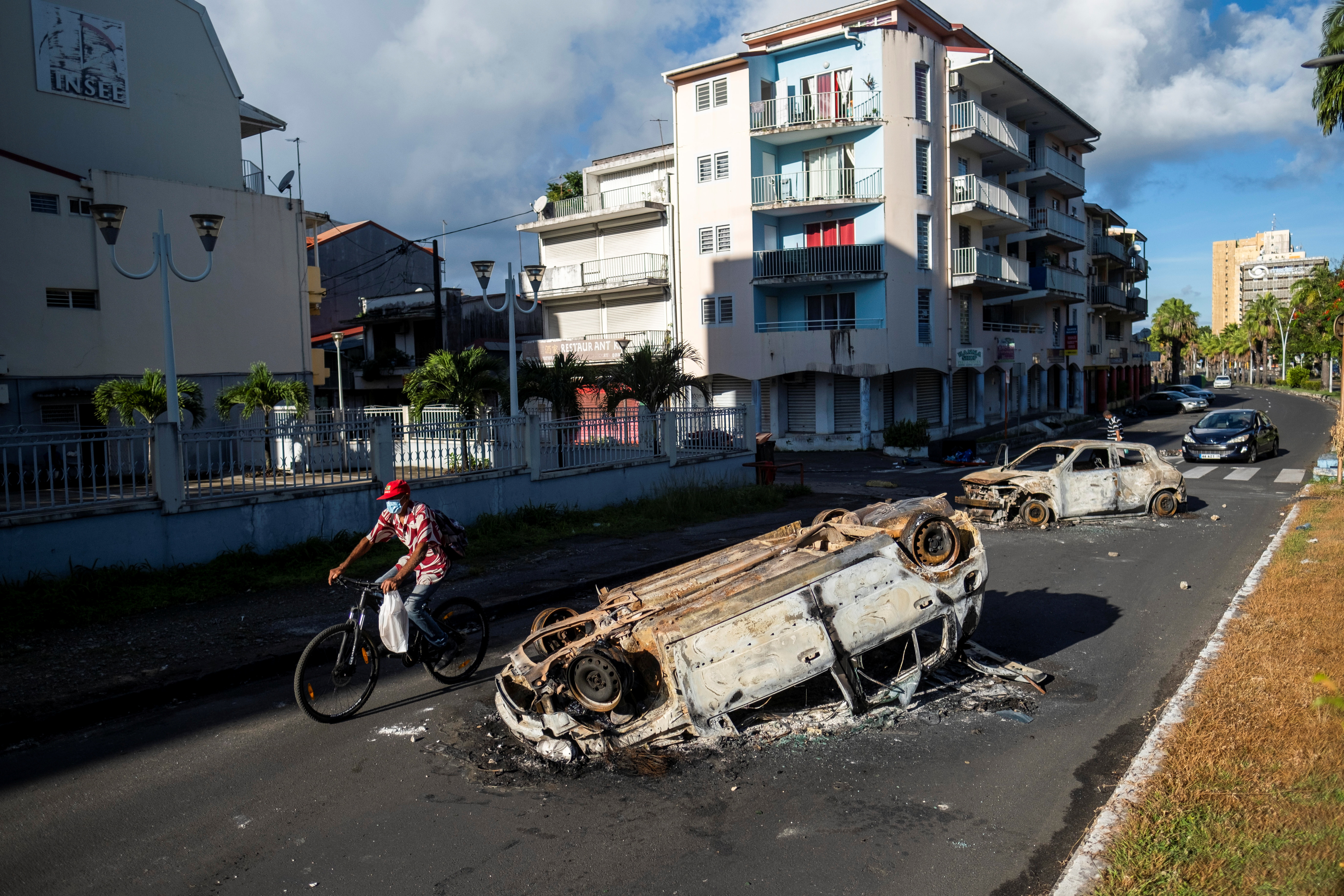 Les violences en Guadeloupe plombent les réservations d'Air France, de Corsair et d'Air Caraïbes sur les Antilles
