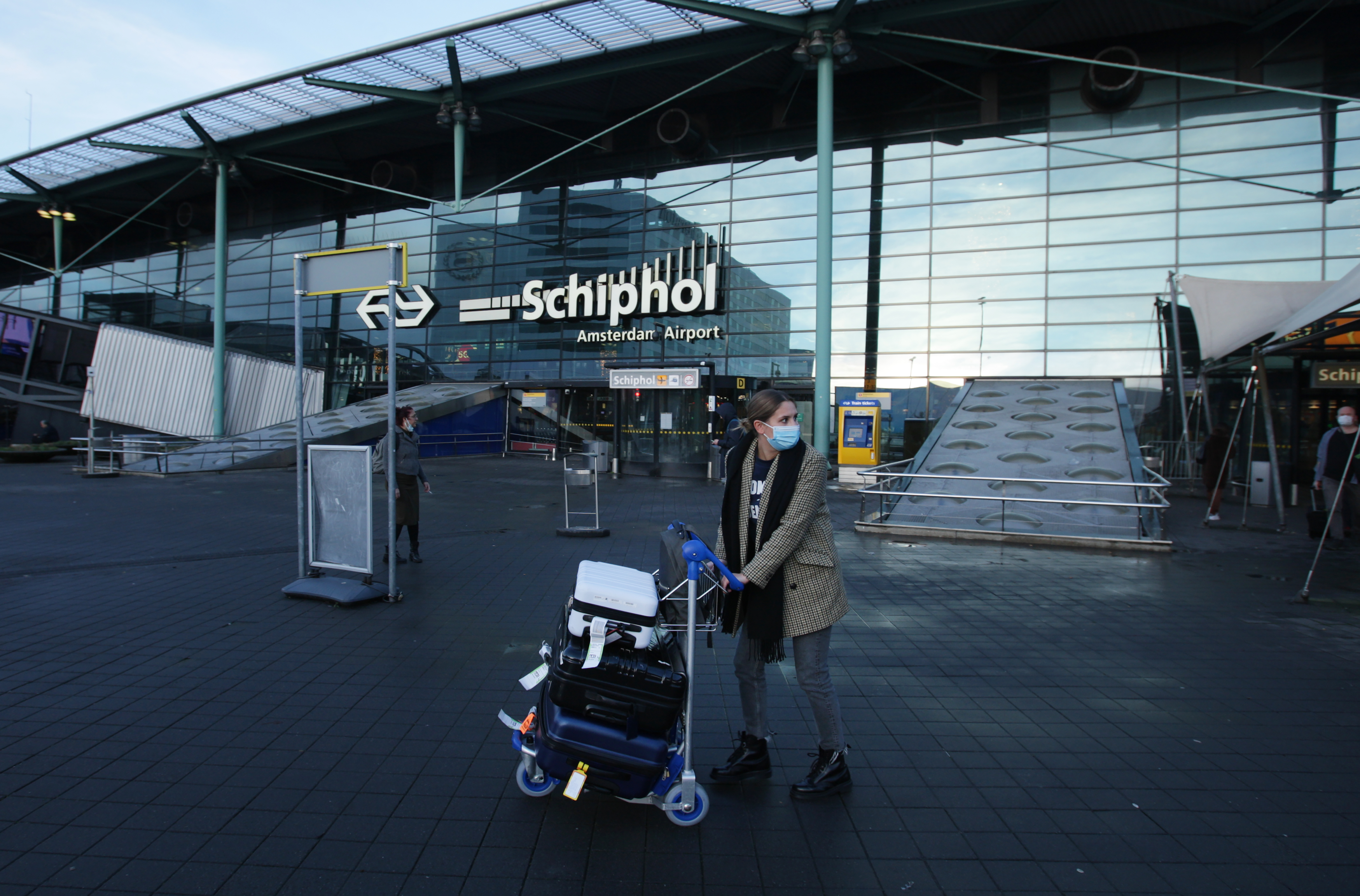 L'aéroport d'Amsterdam-Schiphol va interdire les vols de nuit et les jets privés
