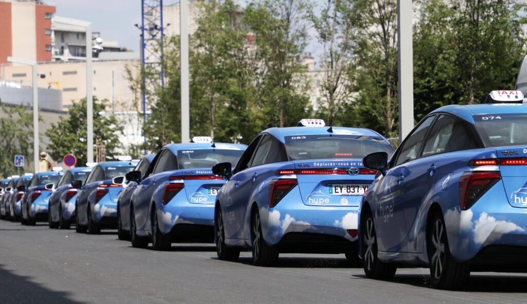 Hype lève 20 millions d'euros pour déployer 10.000 taxis à Paris et à l'international