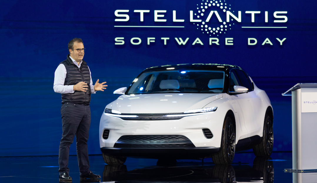 Automobile : « Avec le software, Stellantis va créer de nouveaux business qui n'appartiendront pas aux GAFA »