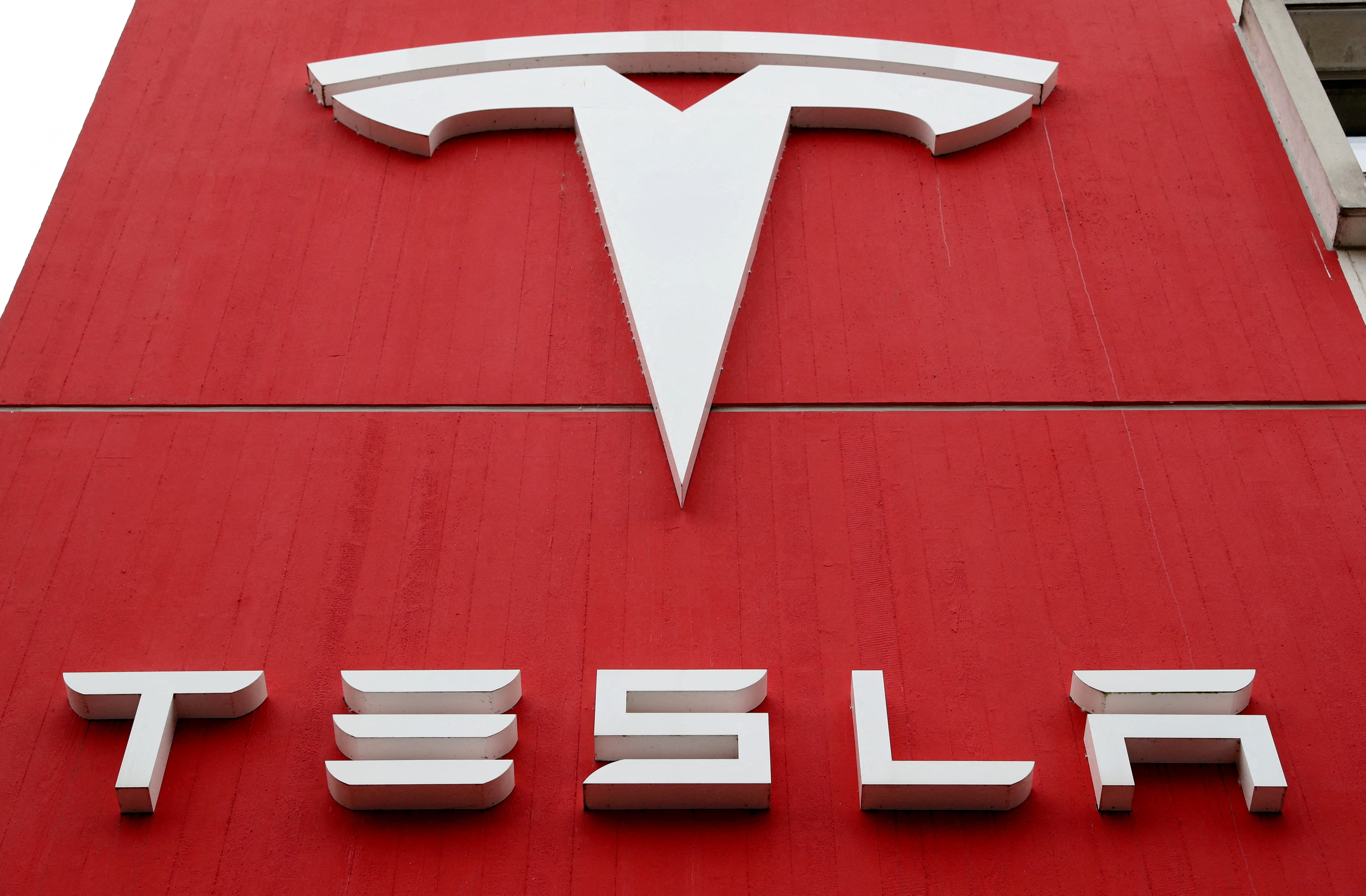 Production record, chiffre d'affaires record, bénéfice record : Tesla, un ovni dans le secteur automobile