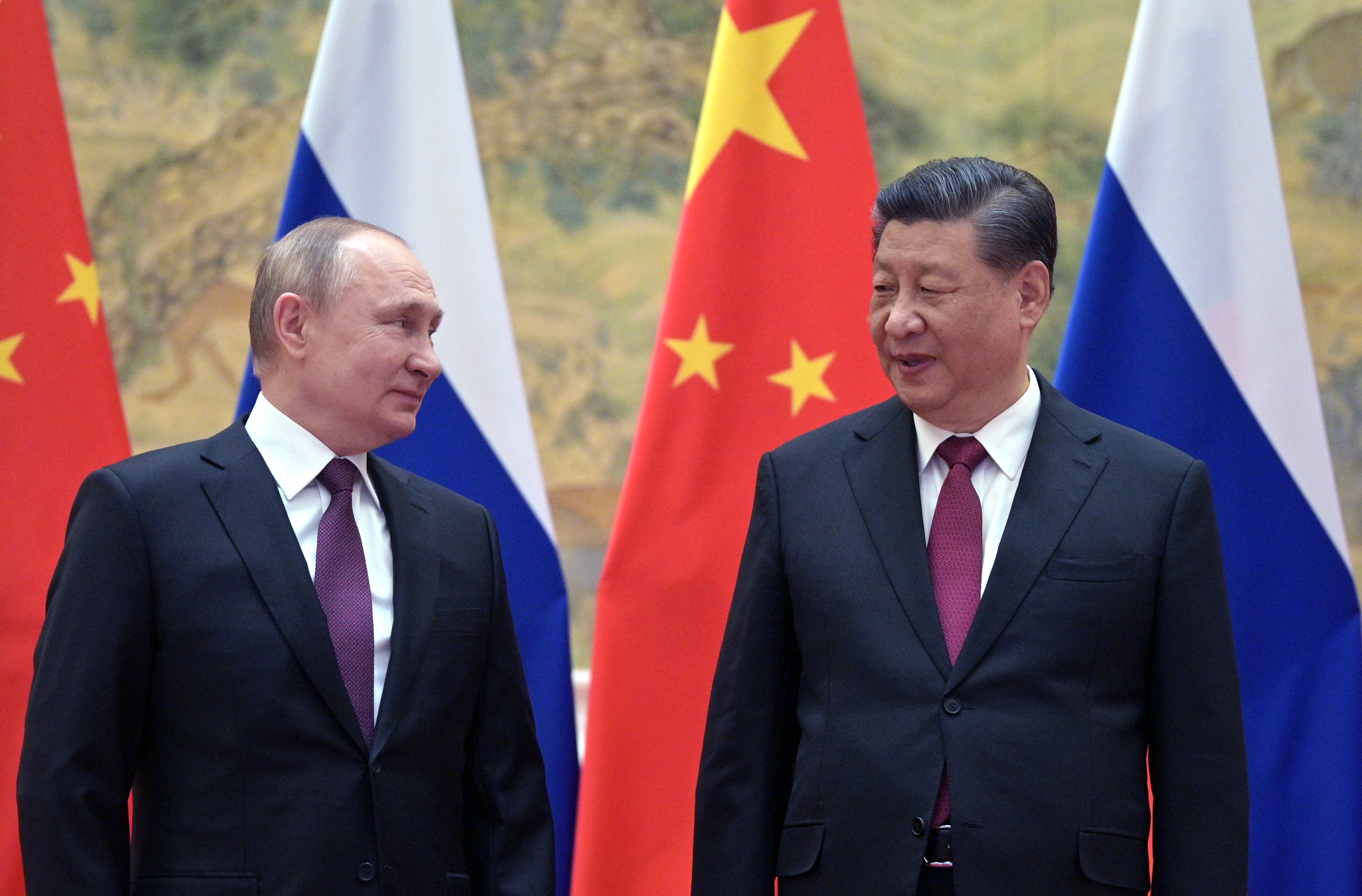 Aux JO de Pékin, Poutine et Xi Jinping fustigent l'OTAN et l'AUKUS, alliances 