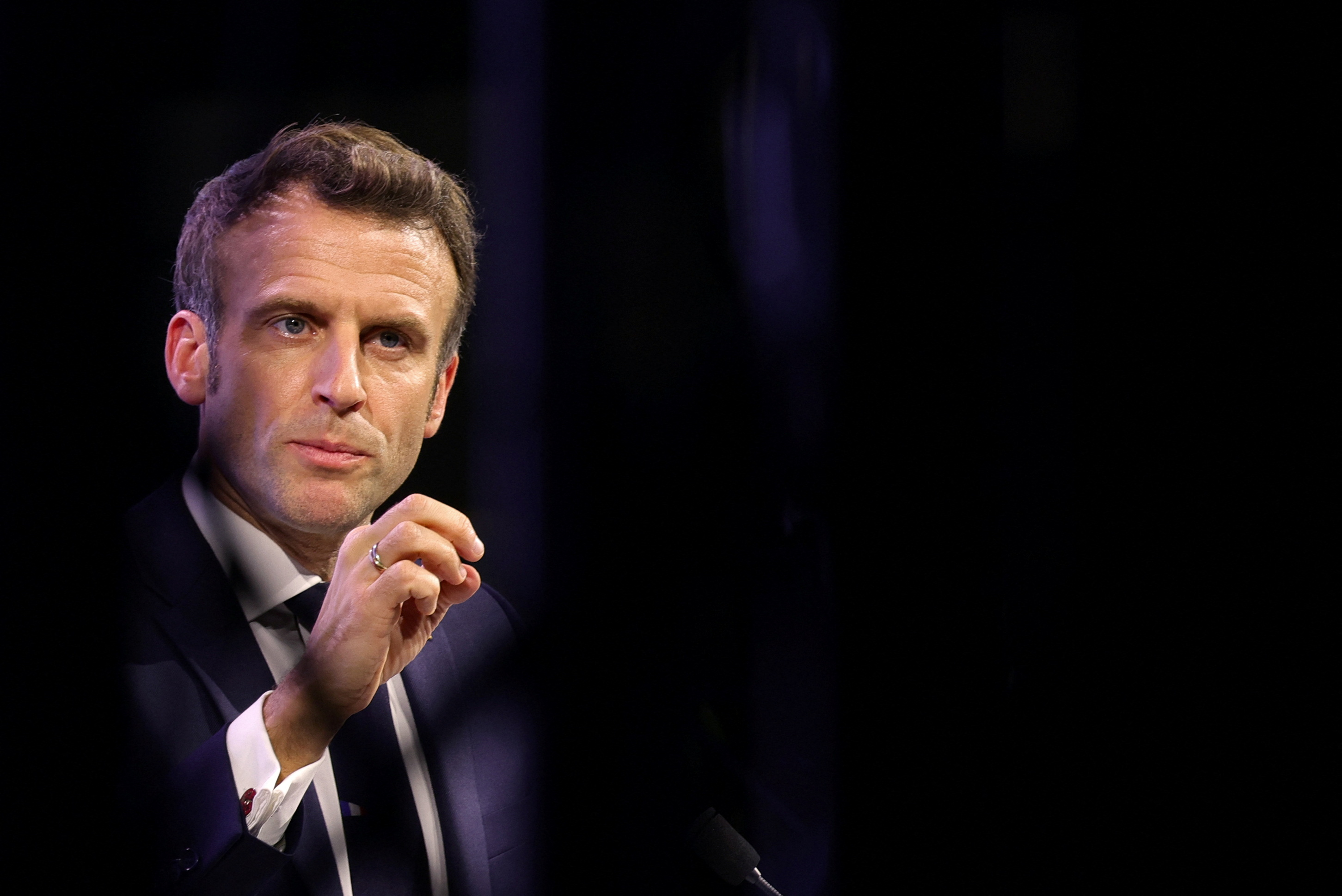 Ukraine : « Sur le plan militaire et économique (...) nous serons sans faiblesse » face à la Russie, (Emmanuel Macron)