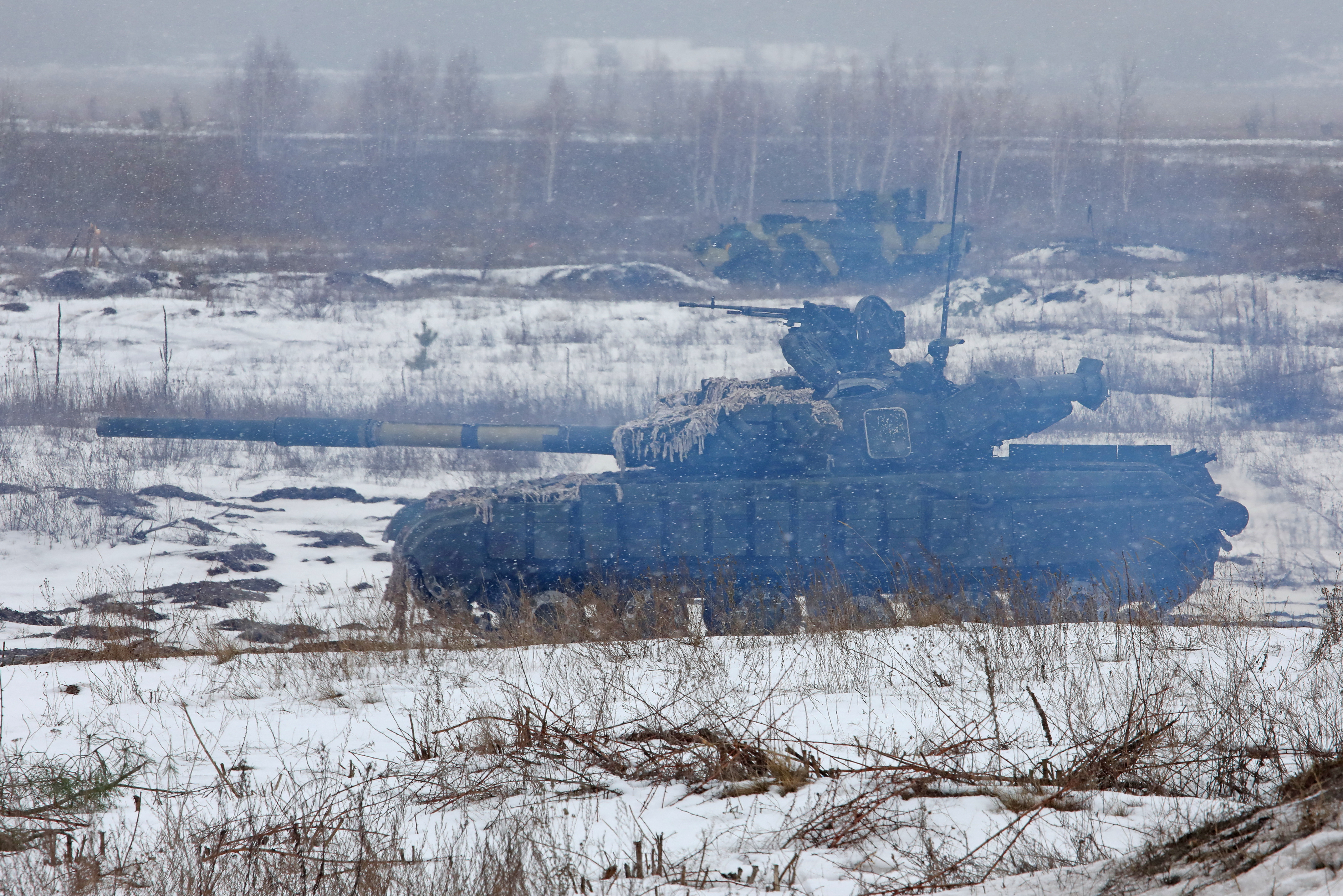Ukraine : le président Zelensky refuse les négociations avec Poutine au Bélarus, les soldats russes entrent dans Kharkiv