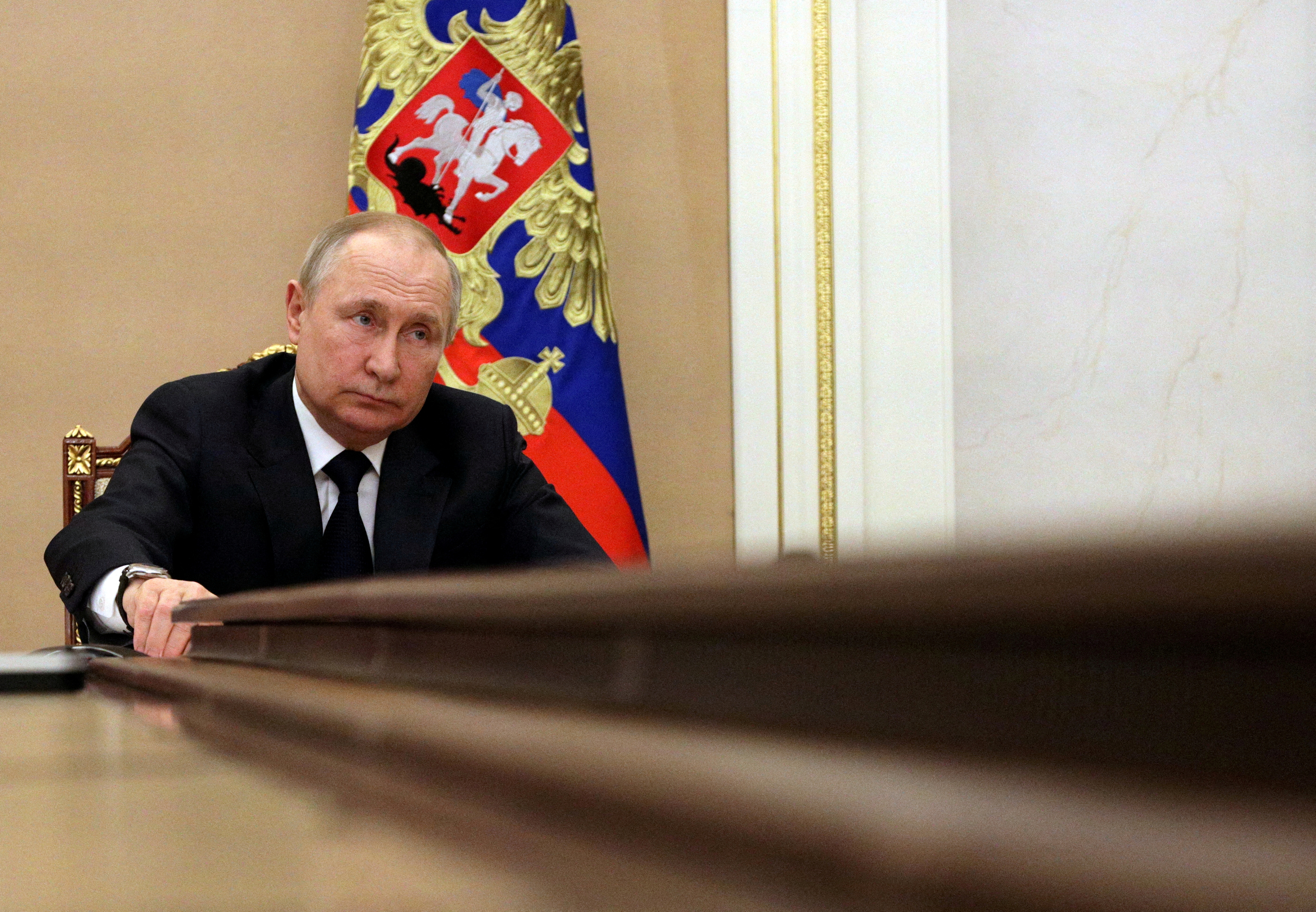 Salaires des fonctionnaires, soutien du rouble, retraites...Vladimir Poutine présente sa contre-attaque face aux sanctions