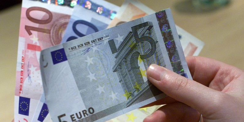 Le Smic va augmenter d'environ 30 euros net au 1er mai
