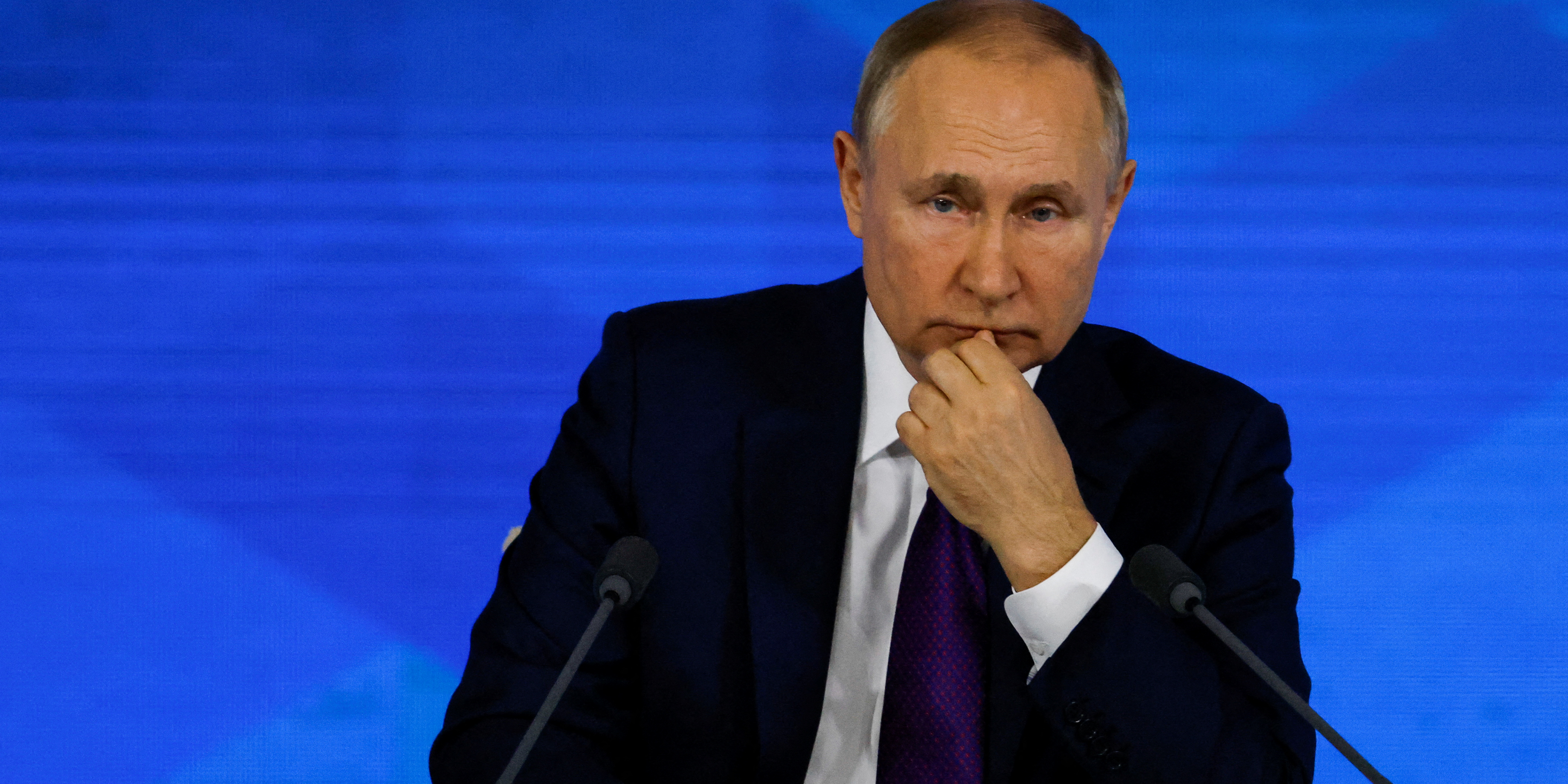 Après quatre salves de sanctions occidentales, l'économie de la Russie commence à se fissurer