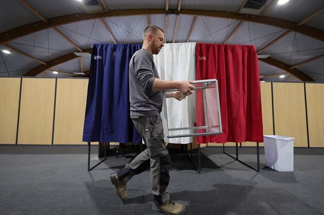 Élections européennes : les Français commencent à se rendre aux urnes