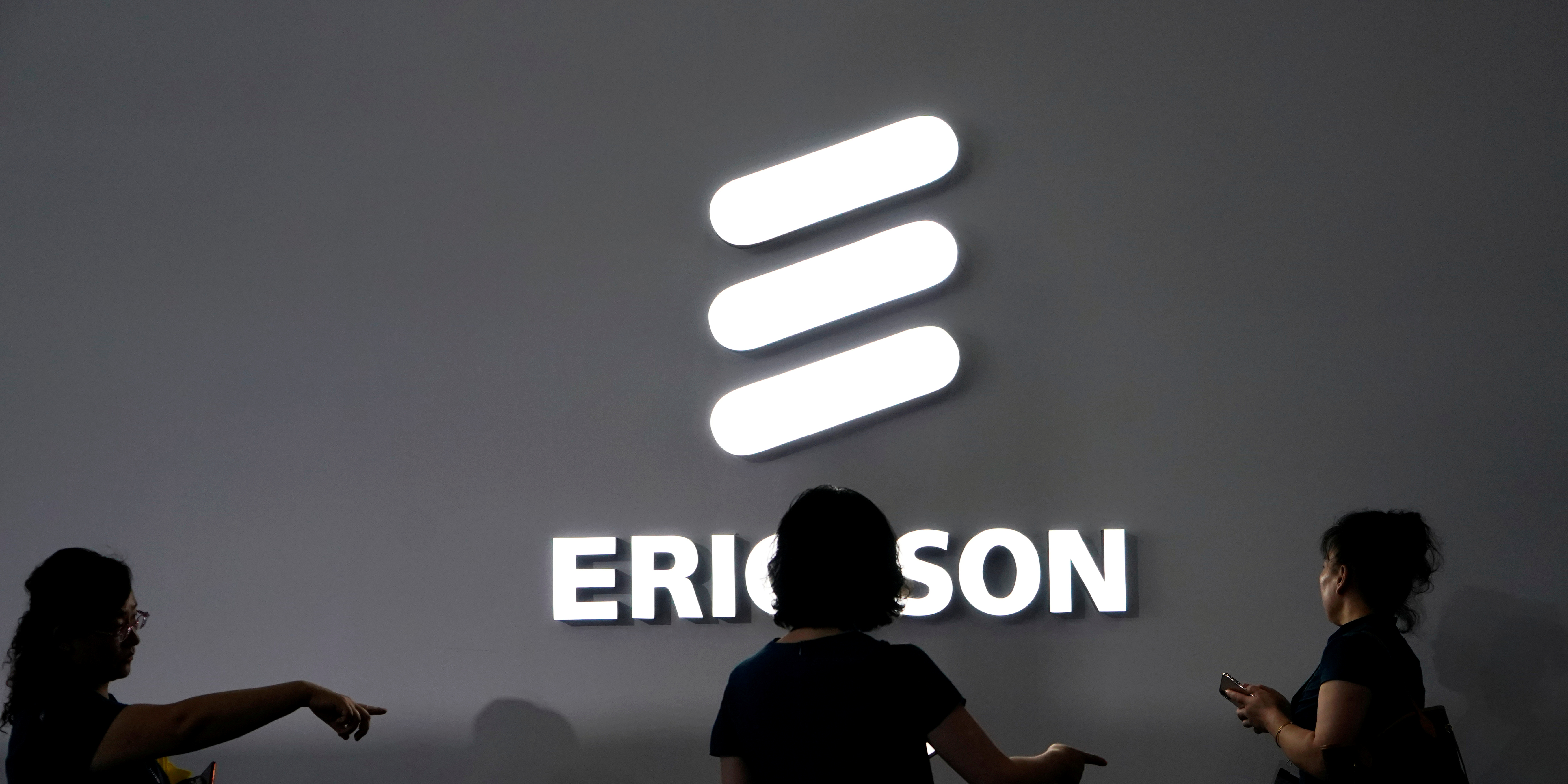 Ericsson met un coup d'arrêt à ses activités en Russie
